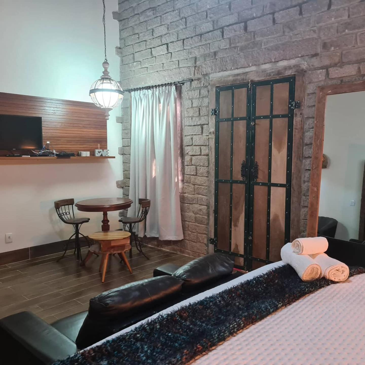 King Suite with Balcony photo 2