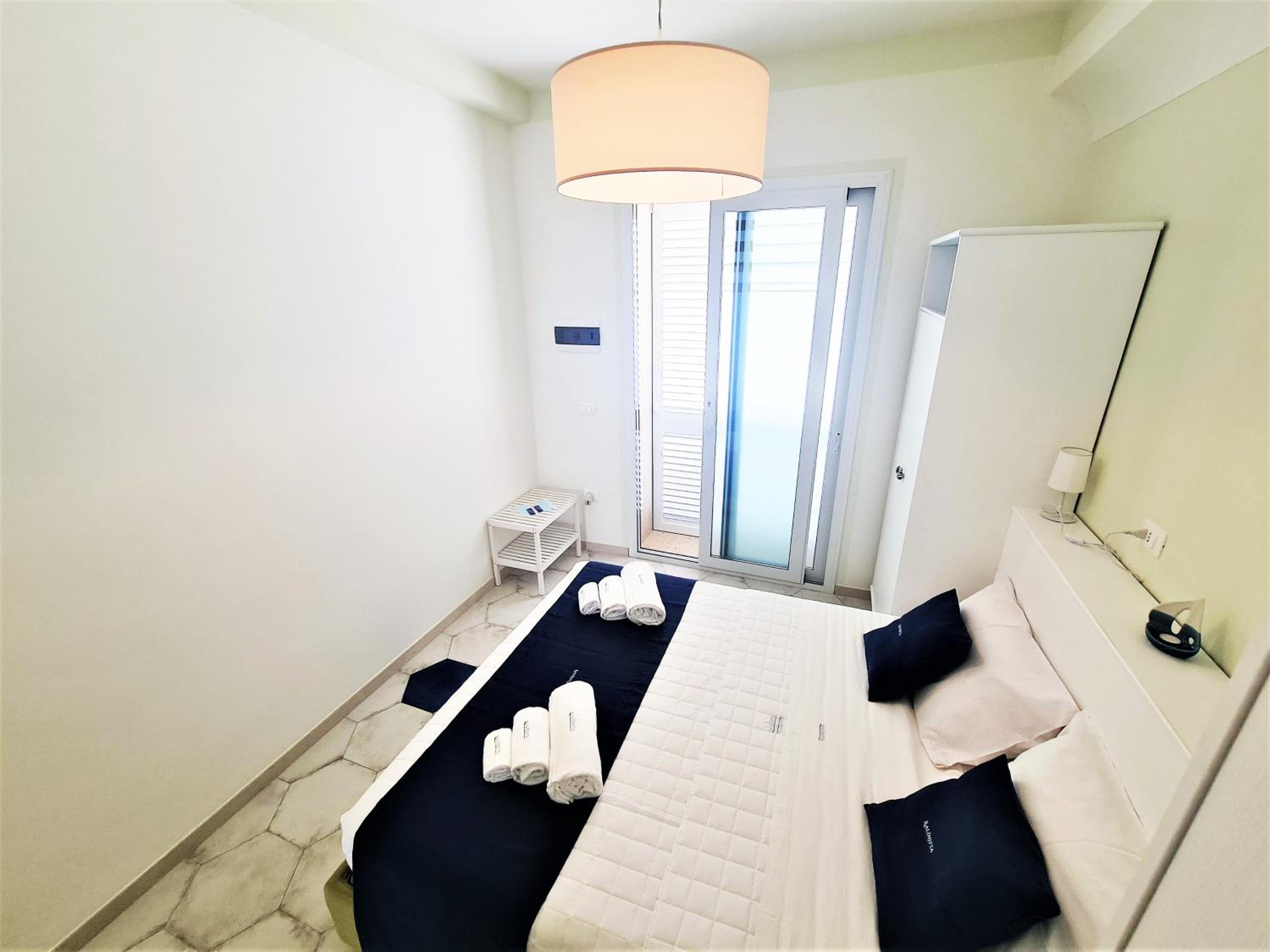 One-Bedroom Apartment - Photo 12