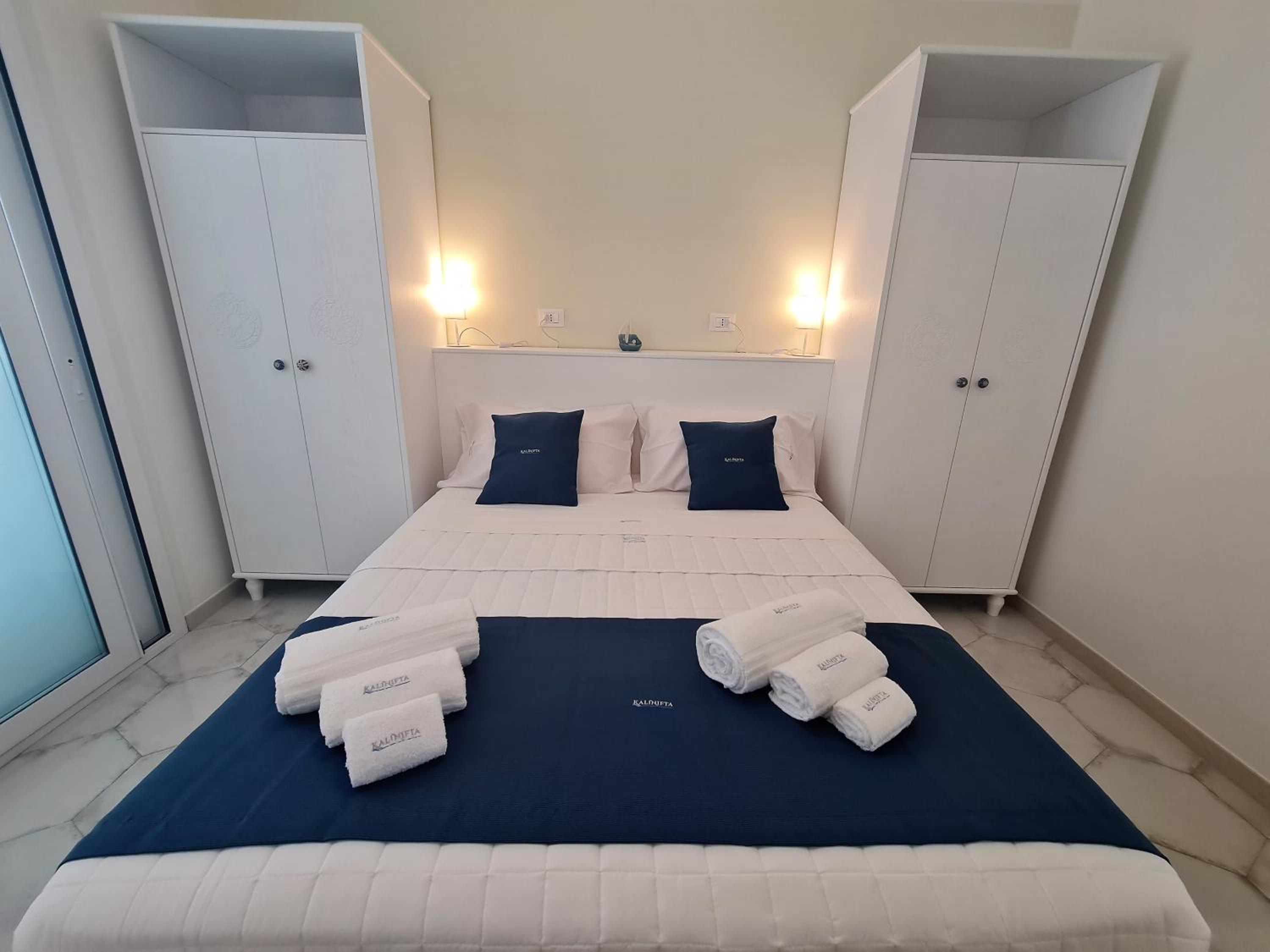 One-Bedroom Apartment - Photo 14