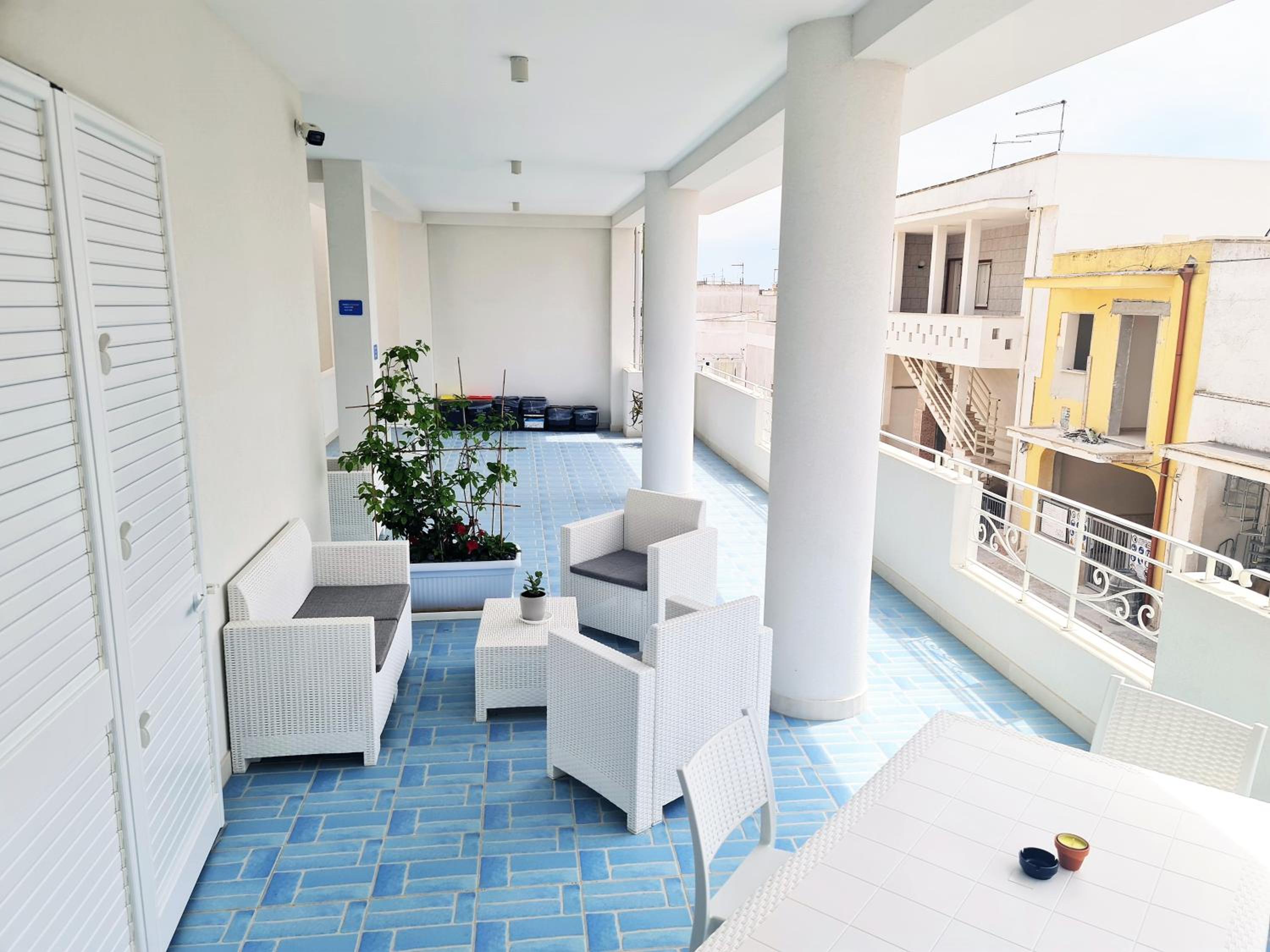 One-Bedroom Apartment - Photo 11