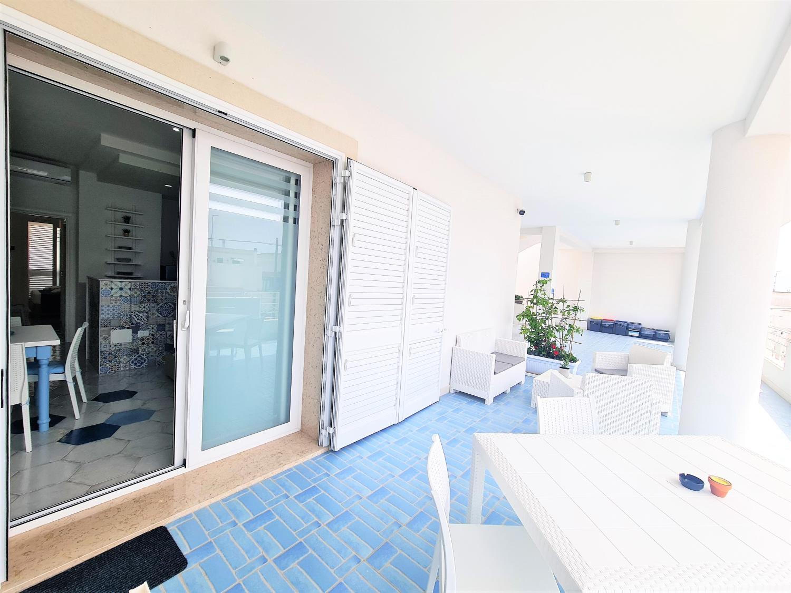 One-Bedroom Apartment - Photo 9