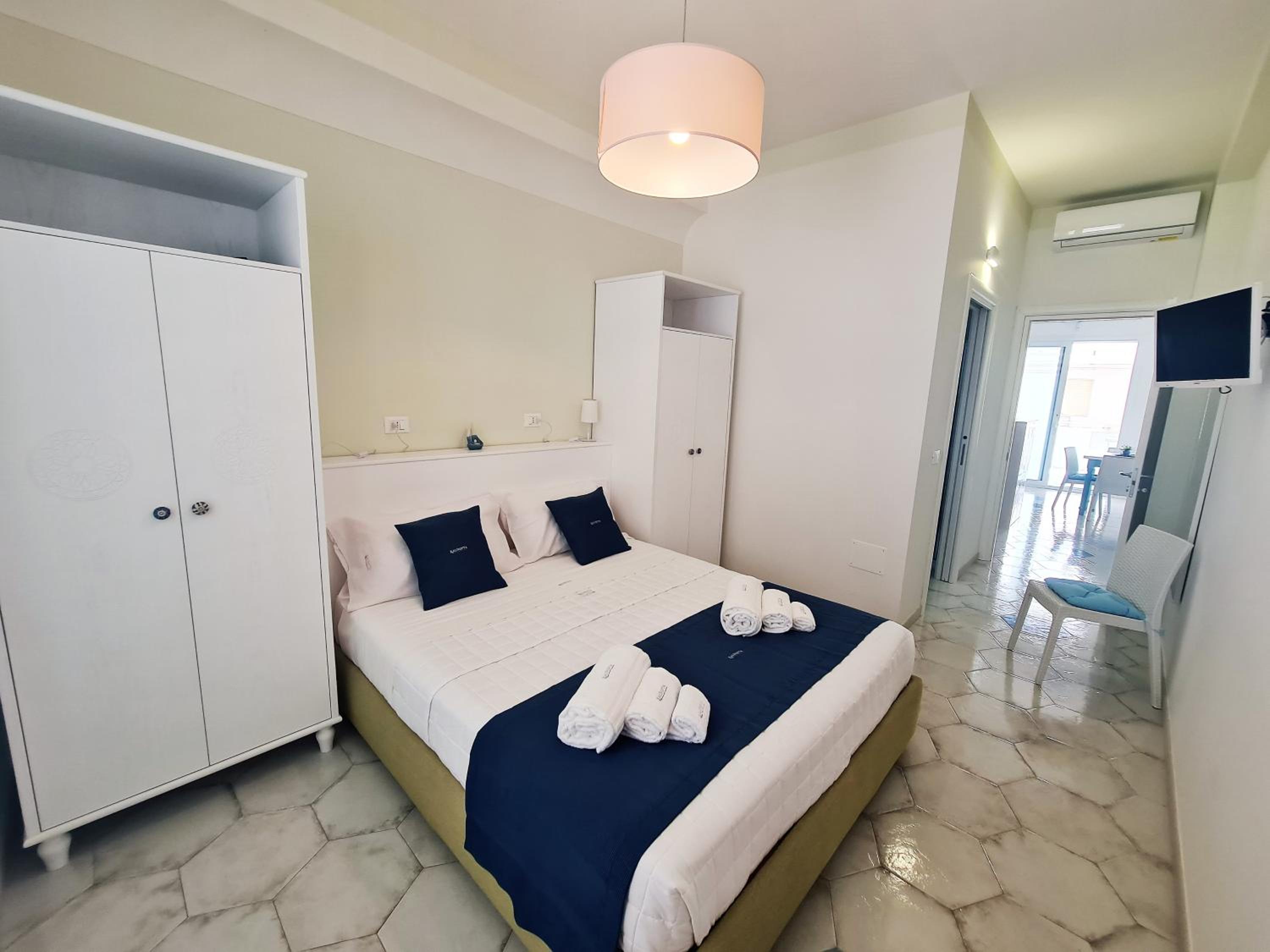 One-Bedroom Apartment - Photo 10