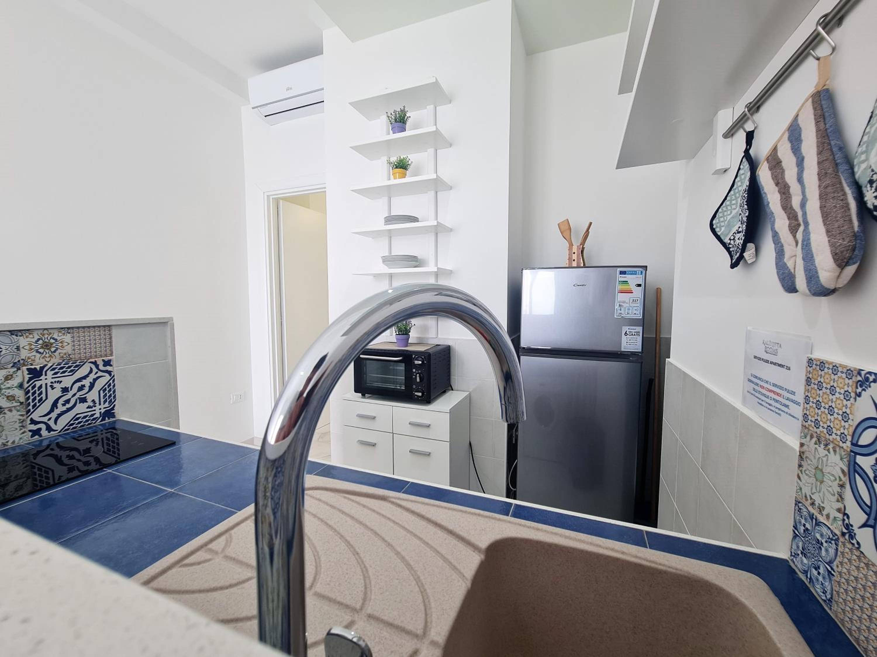 One-Bedroom Apartment - Photo 15