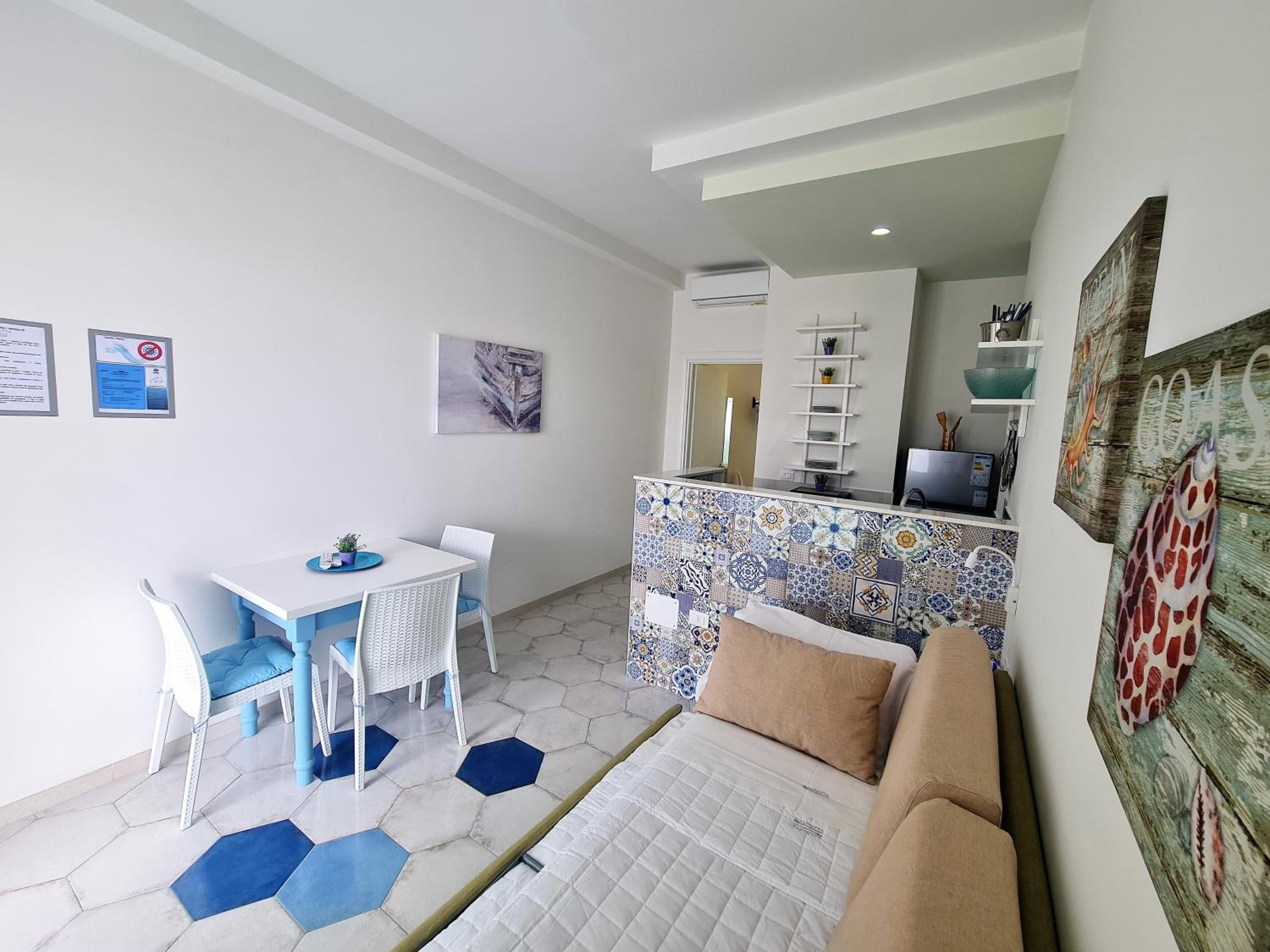 One-Bedroom Apartment - Photo 19