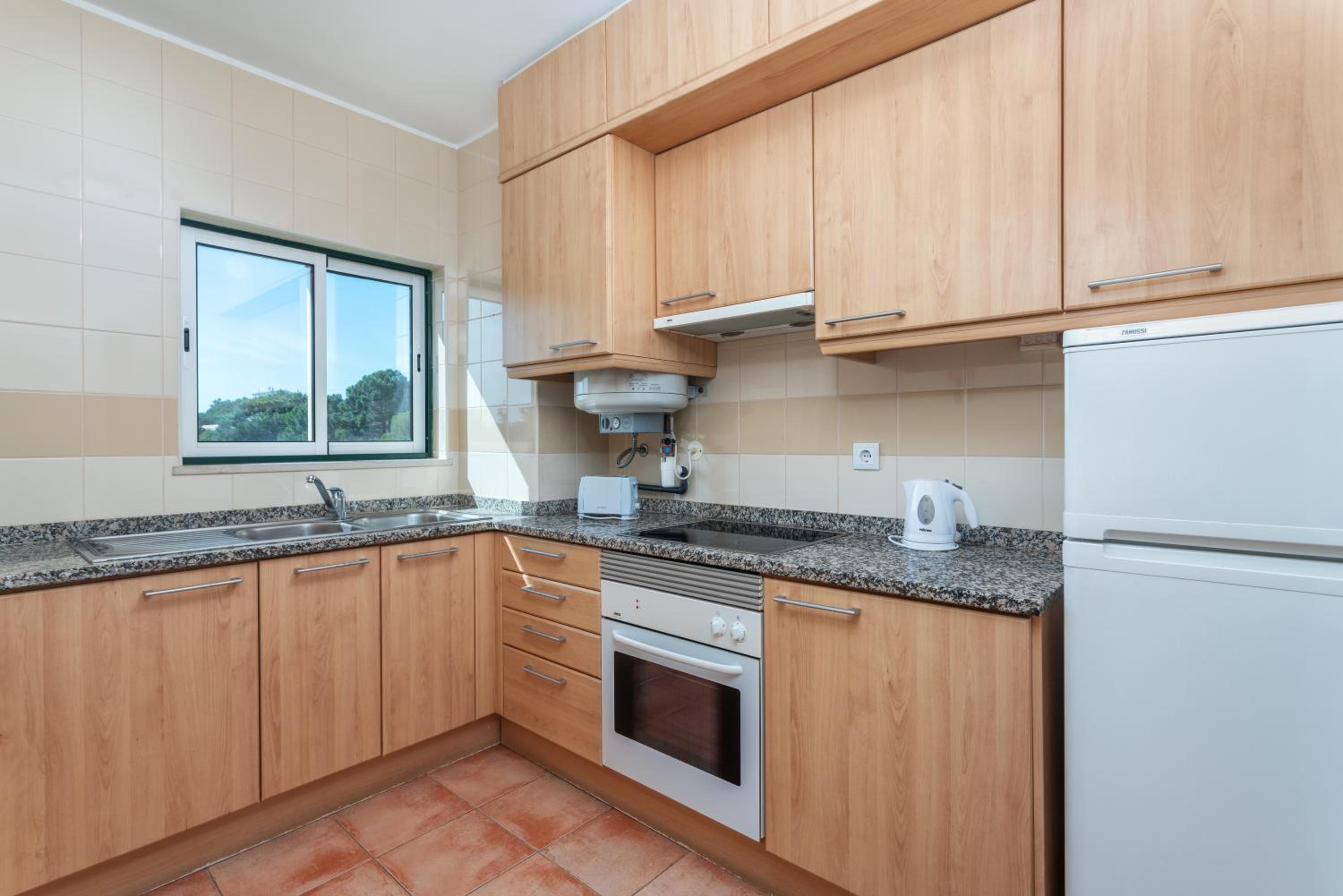 One-Bedroom Apartment (2 Adults + 2 Children) - Photo 9