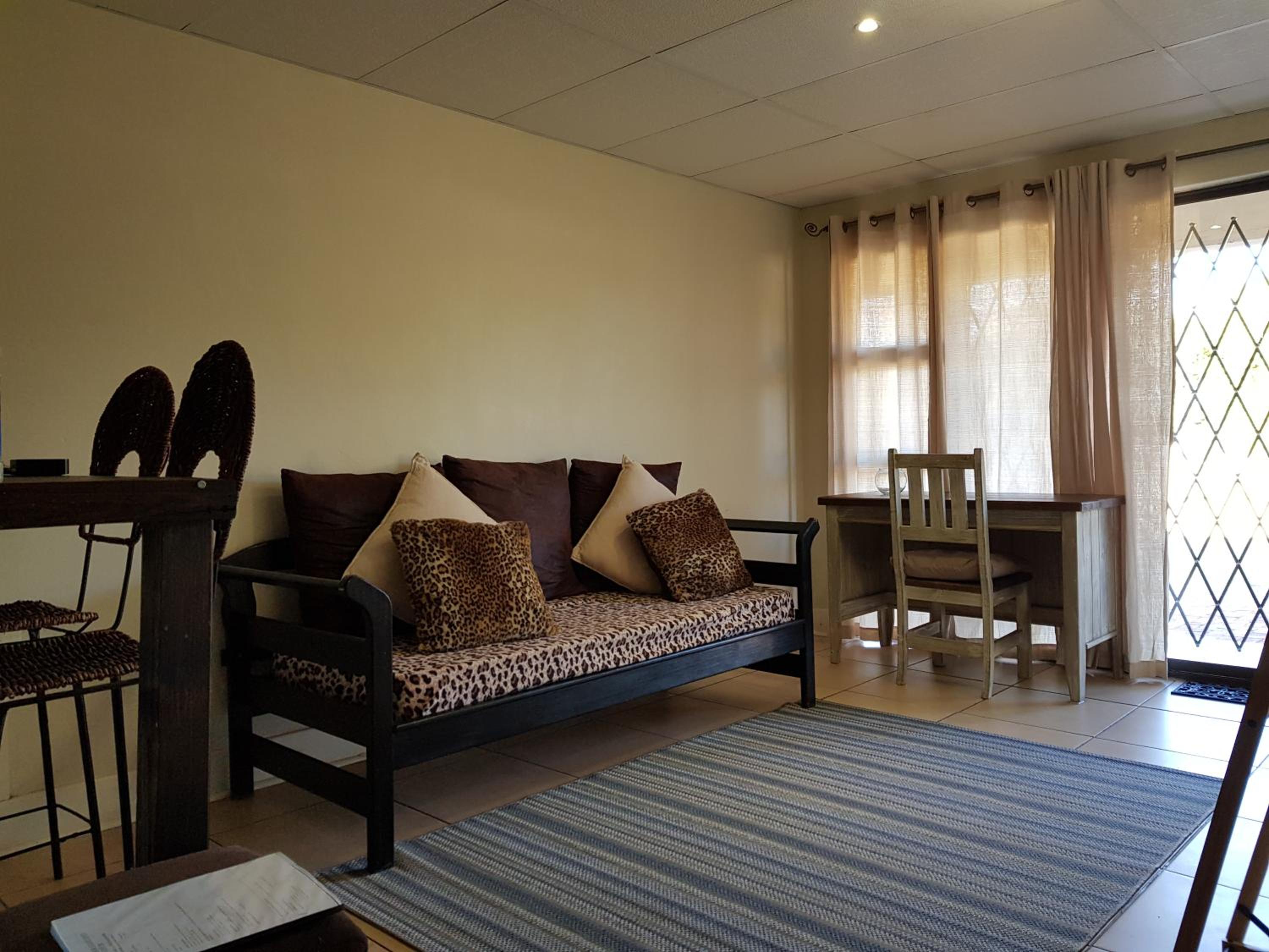 One-Bedroom Apartment - Photo 12