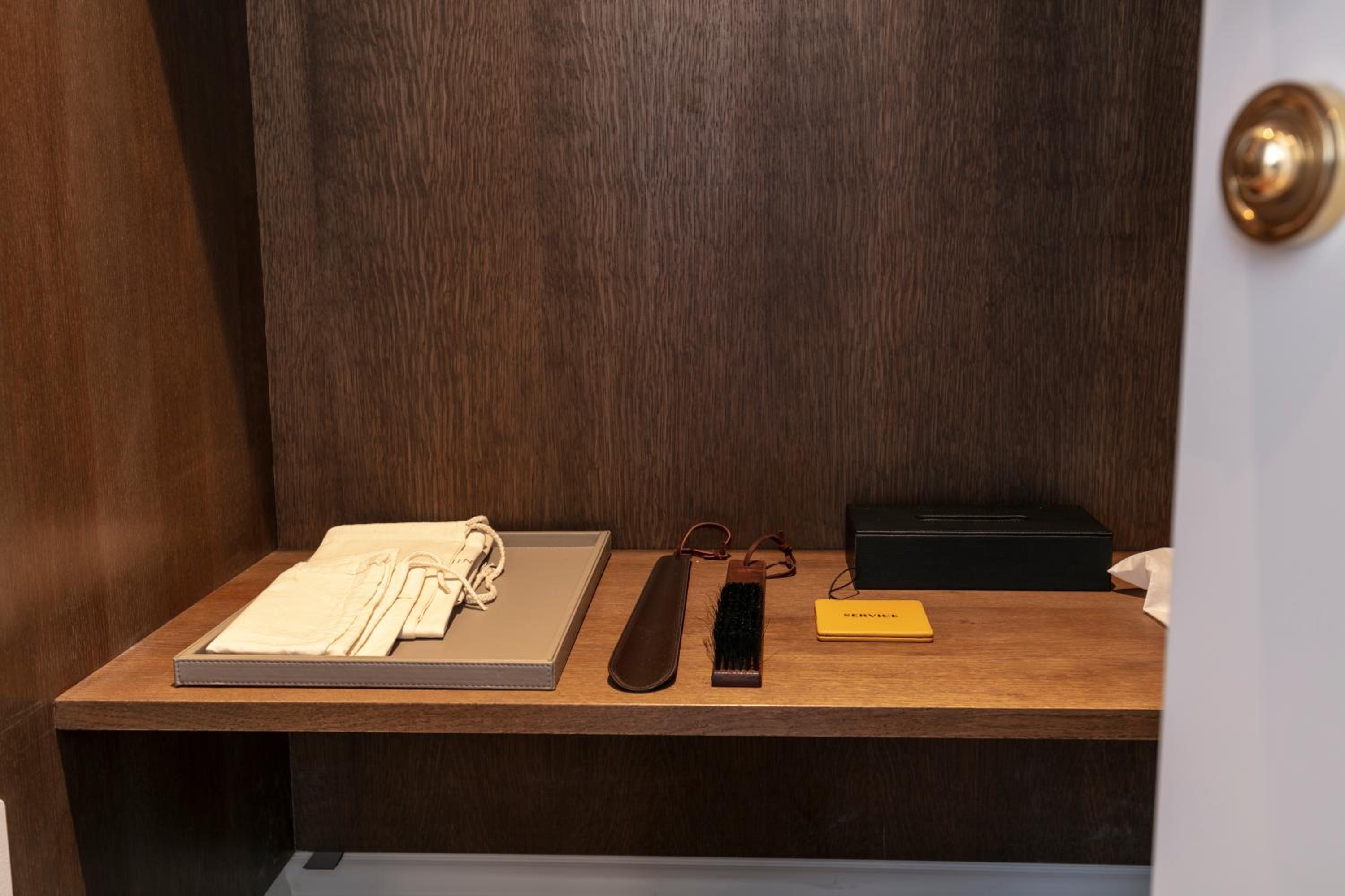 Suite thumbnail 6