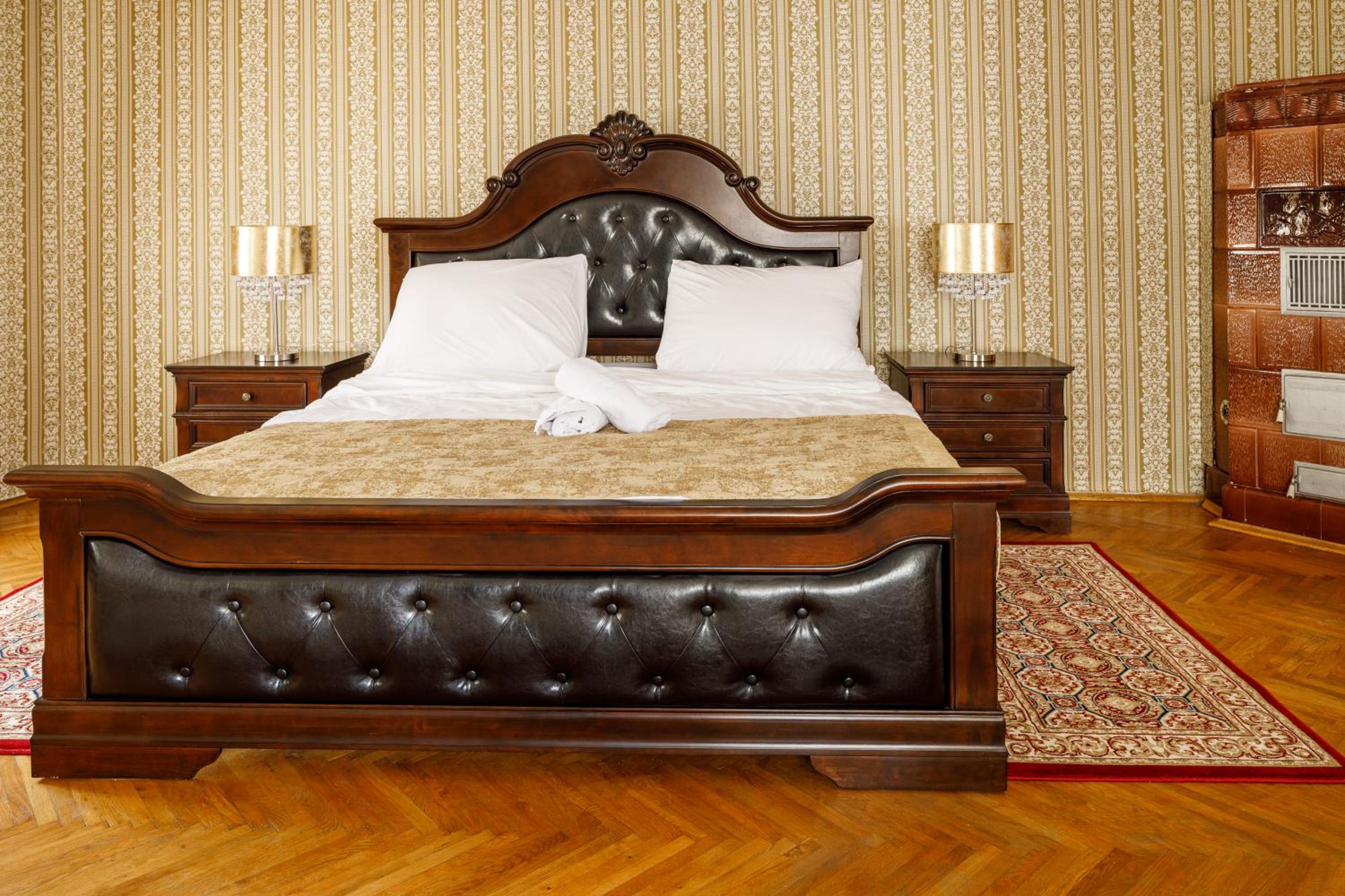 Two-Bedroom Apartment - Photo 2