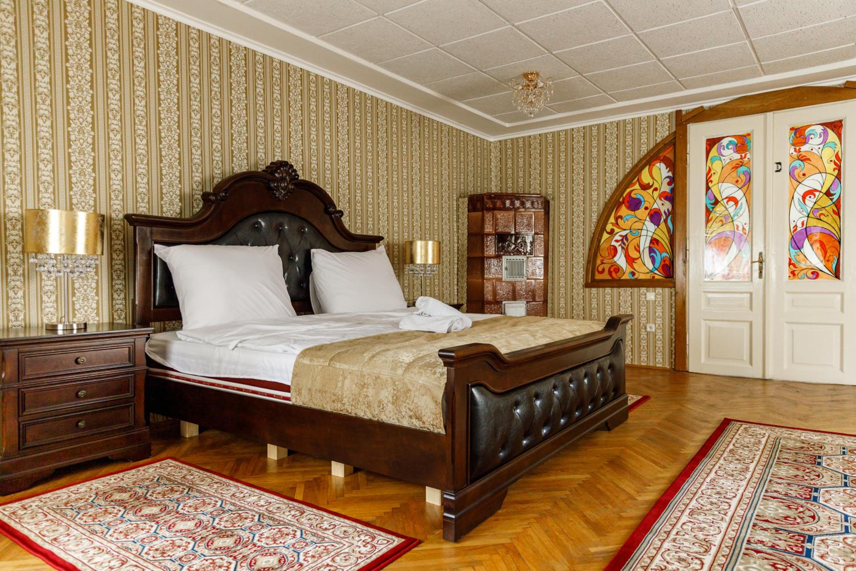 Two-Bedroom Apartment - Photo 8