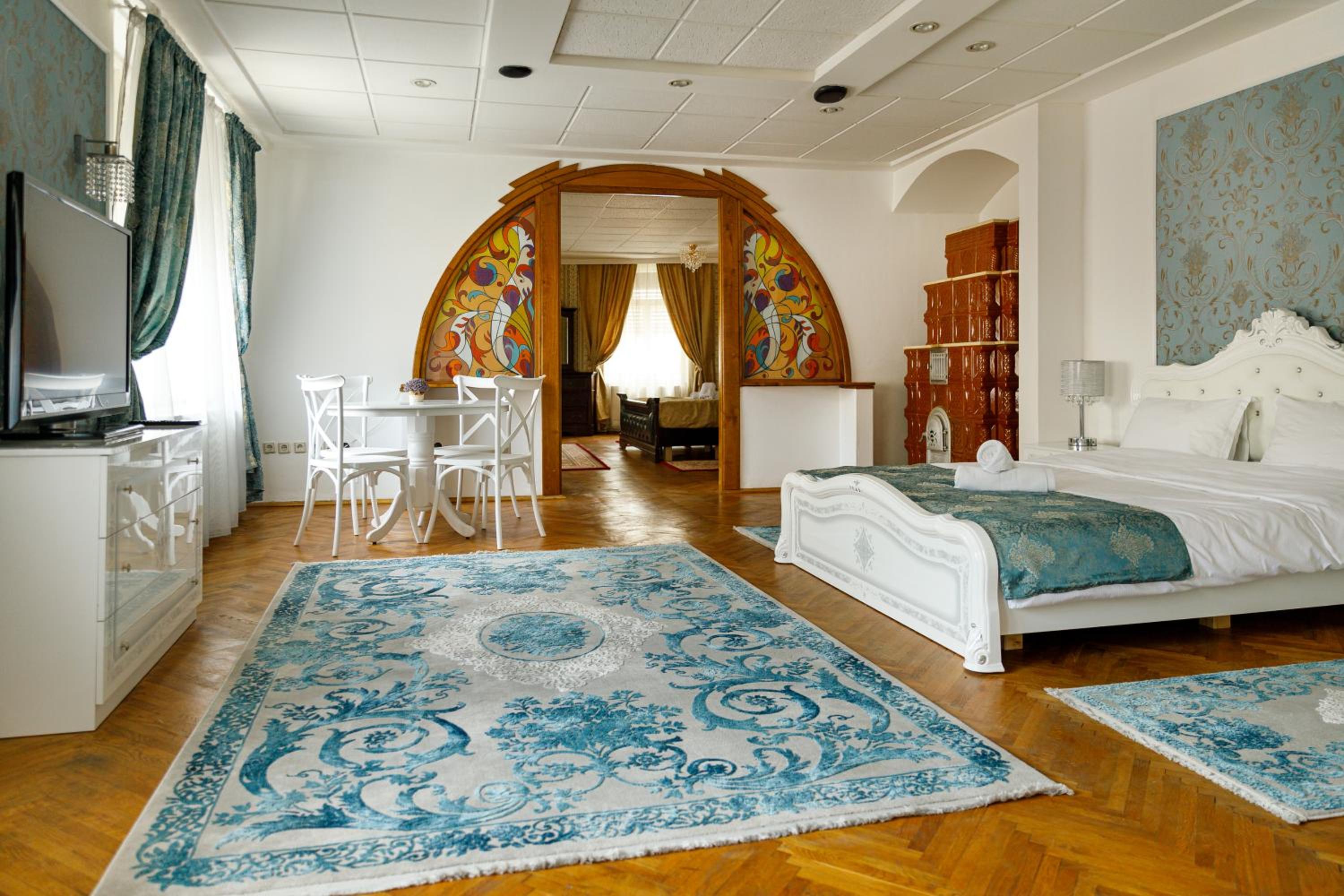 Two-Bedroom Apartment - Photo 12
