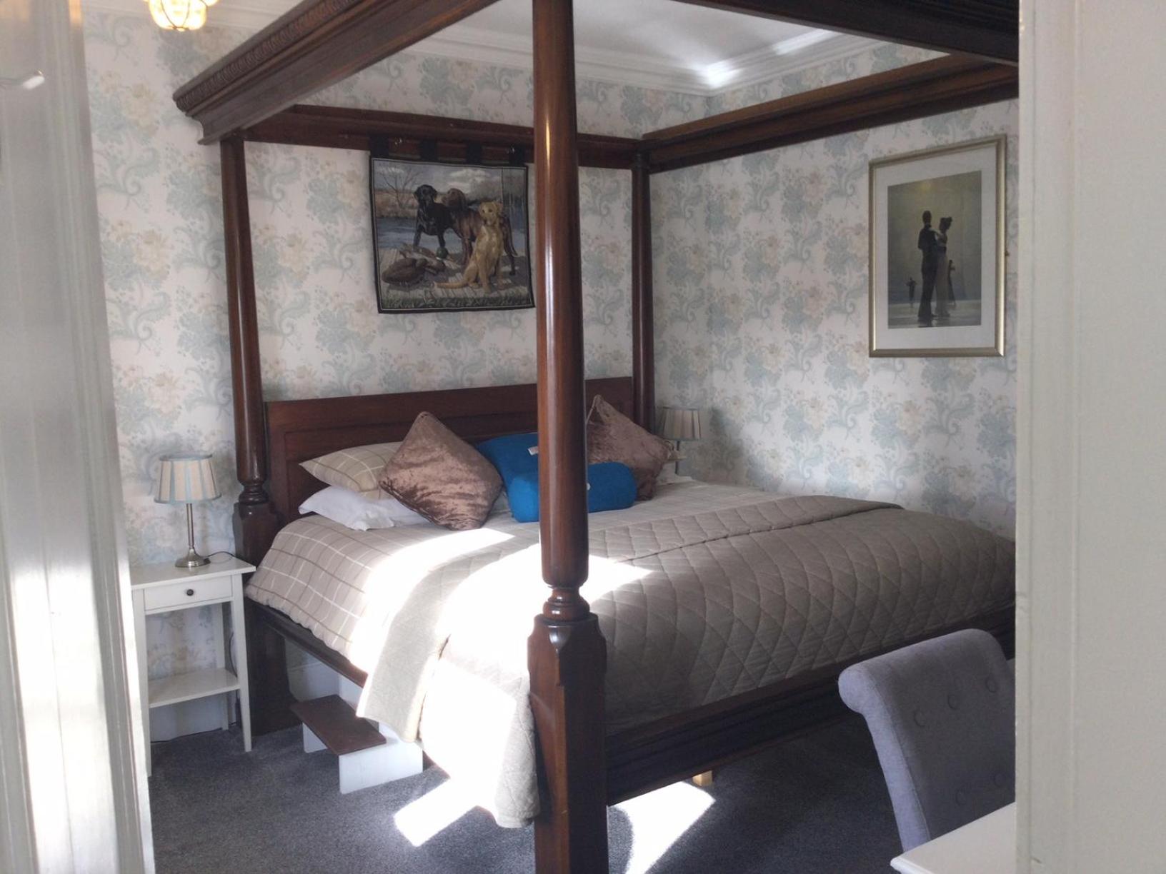 Double Room with Four Poster Bed photo 1