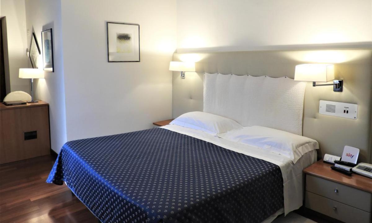 Double or Twin Room photo 2