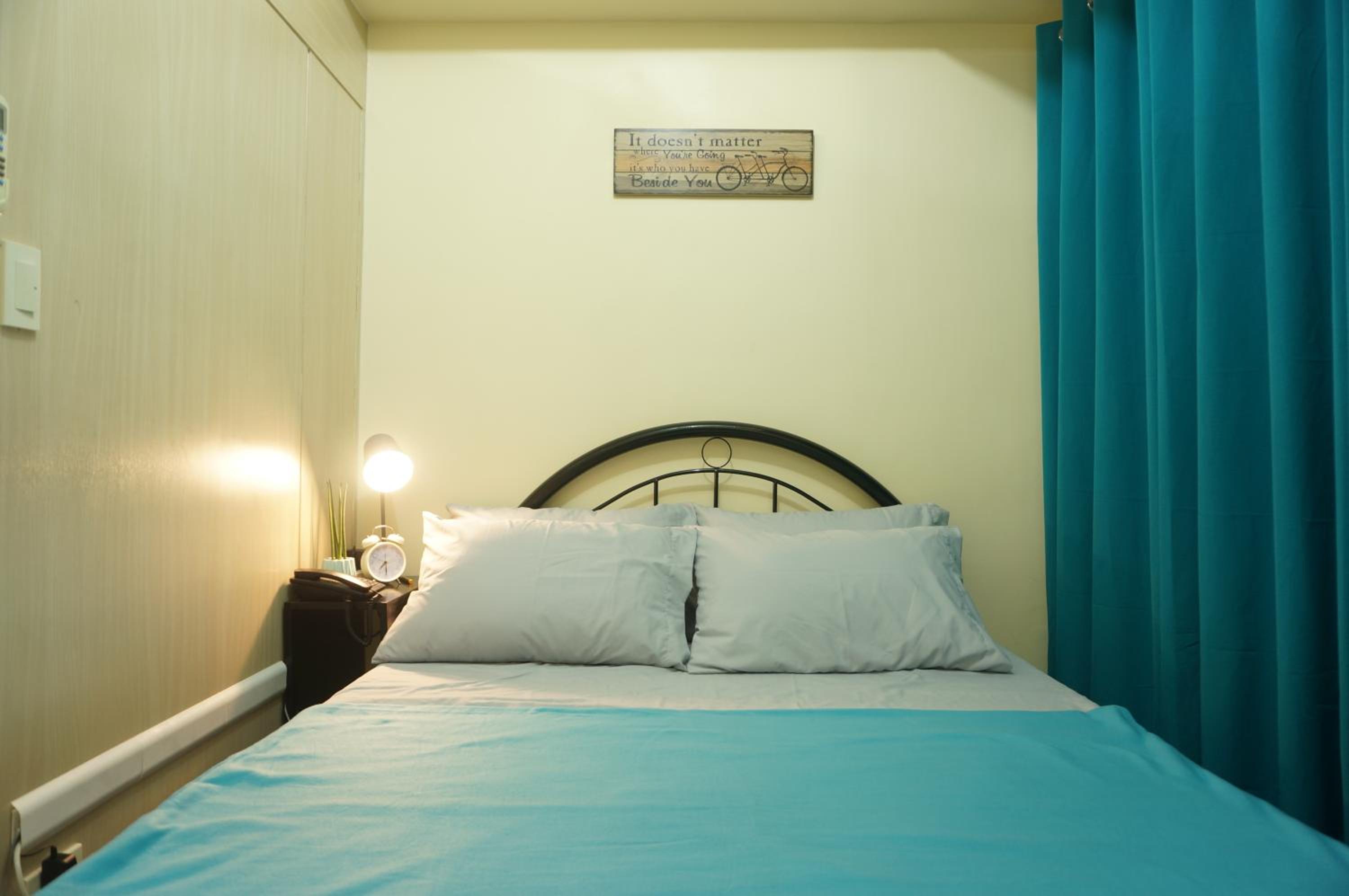 One-Bedroom Apartment - Photo 7