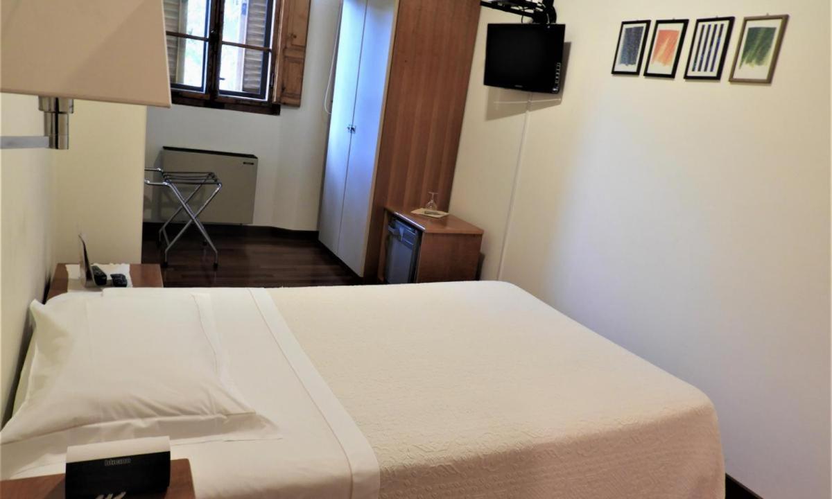 Single Room photo 2