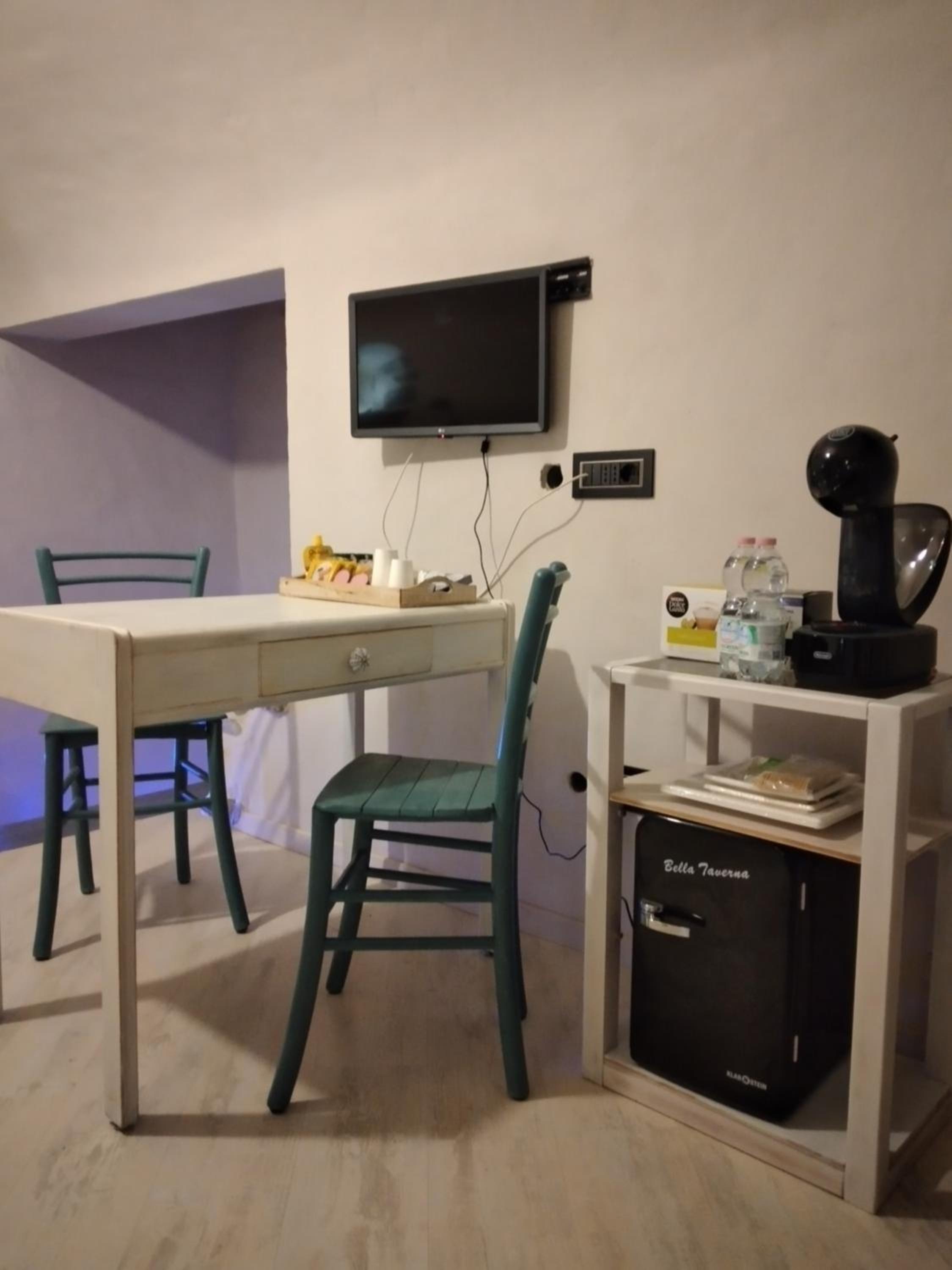 One-Bedroom House - Photo 12