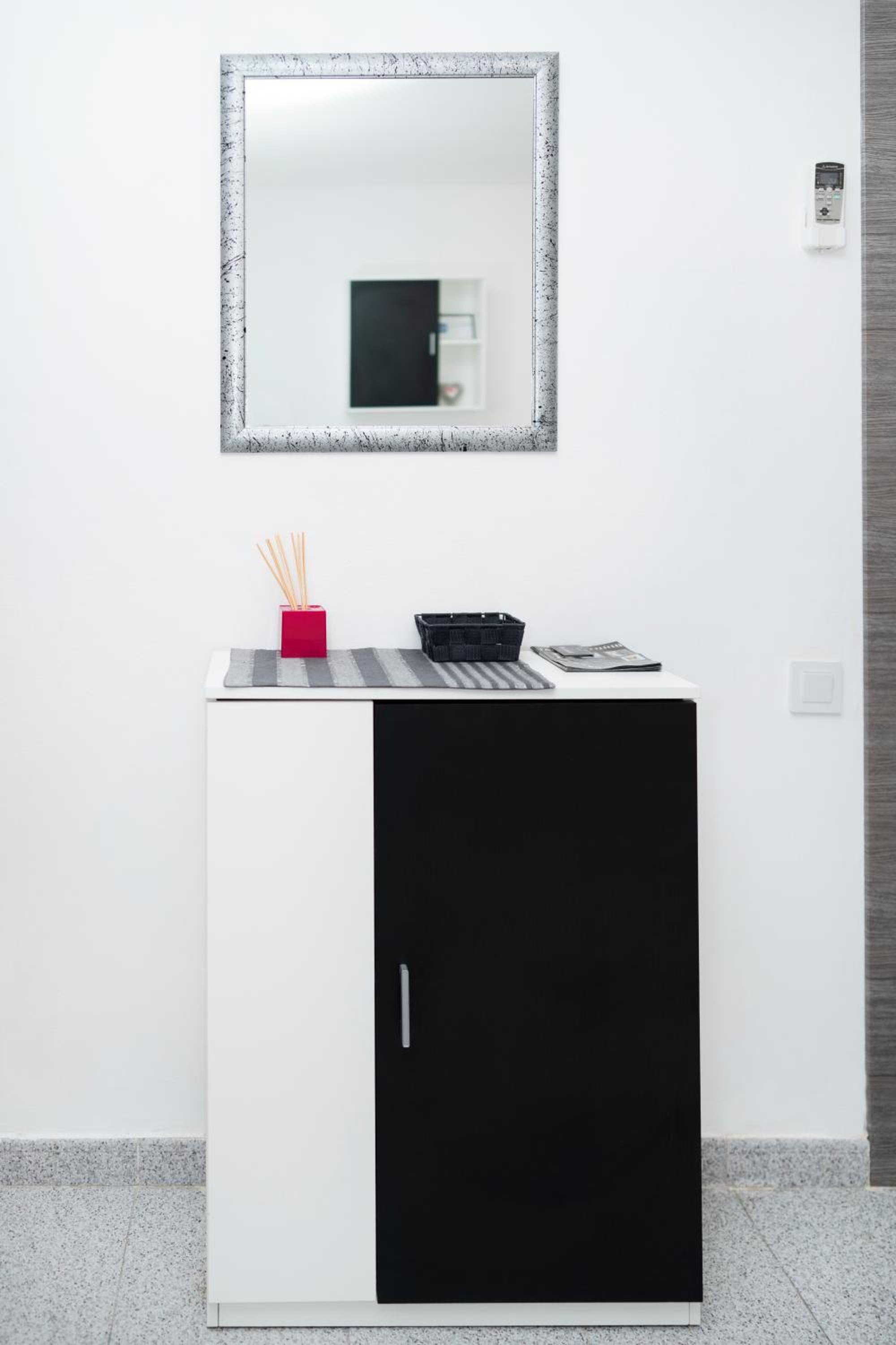 One-Bedroom Apartment - Photo 23