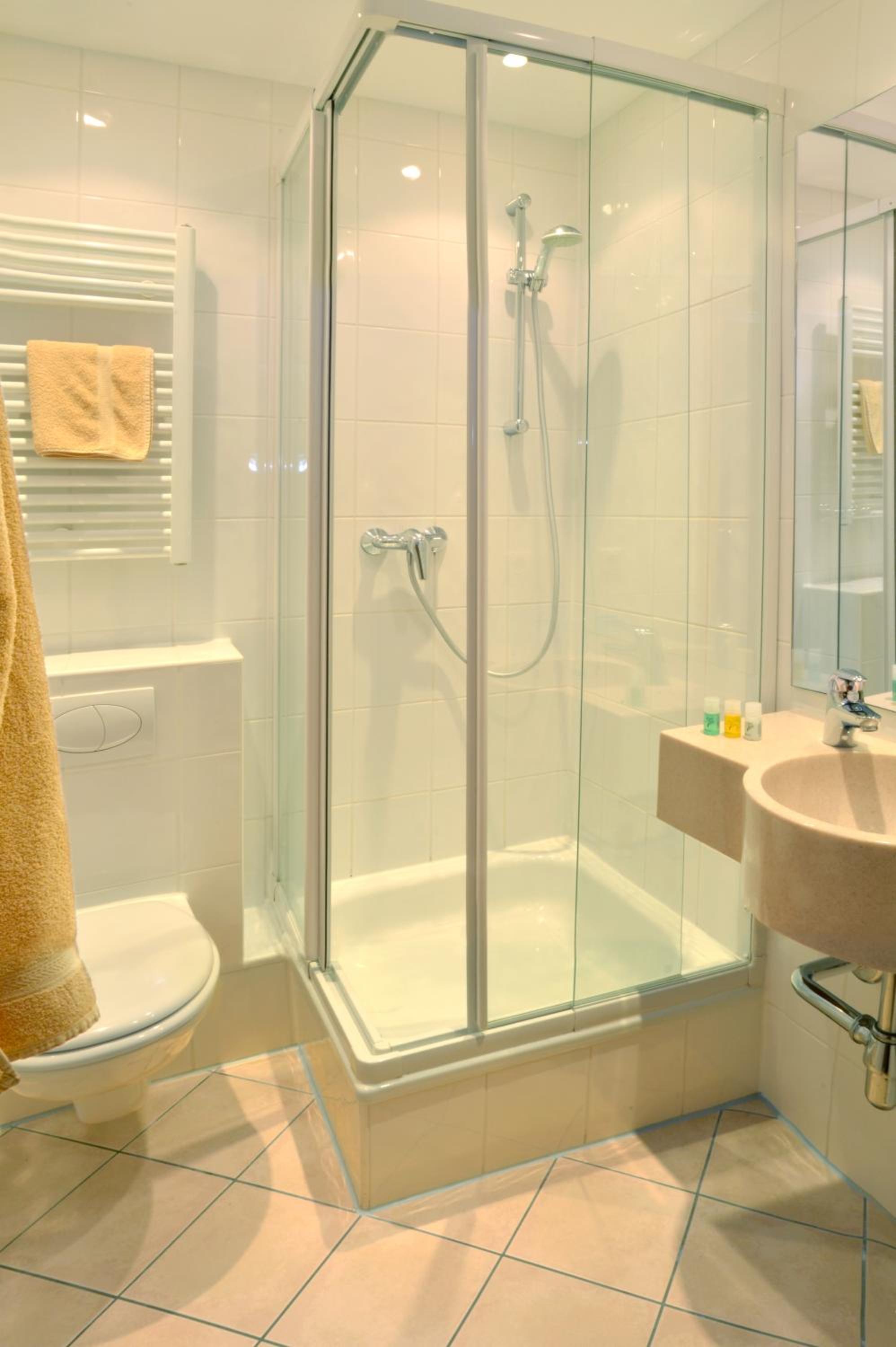 Standard Double Room - Photo 8
