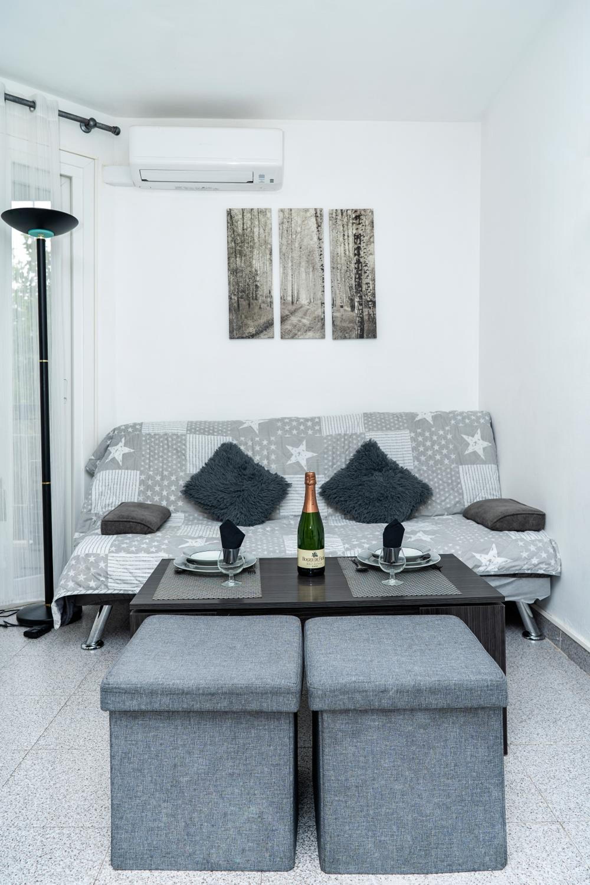 One-Bedroom Apartment - Photo 1