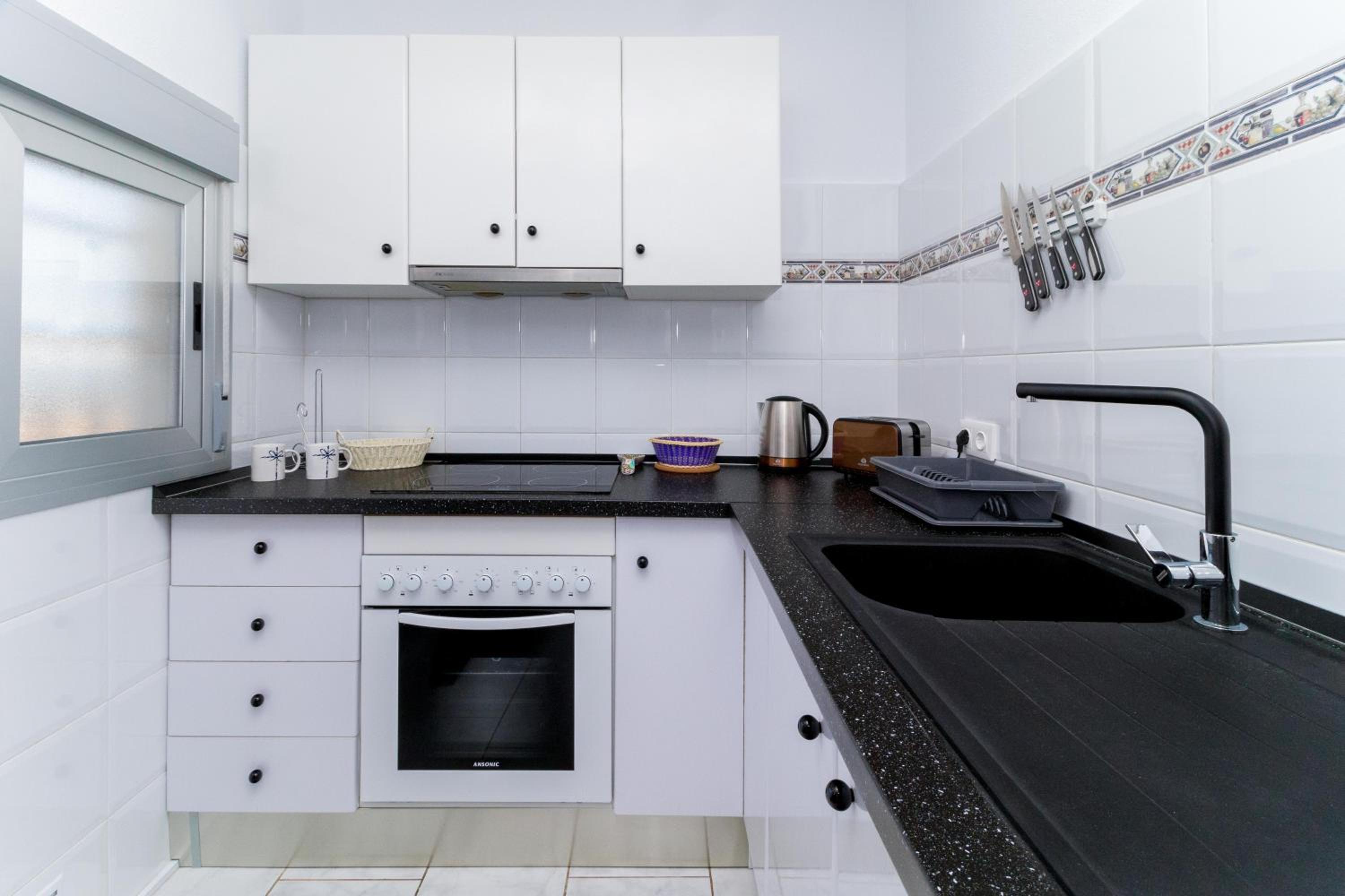 Apartment with Sea View - Photo 11