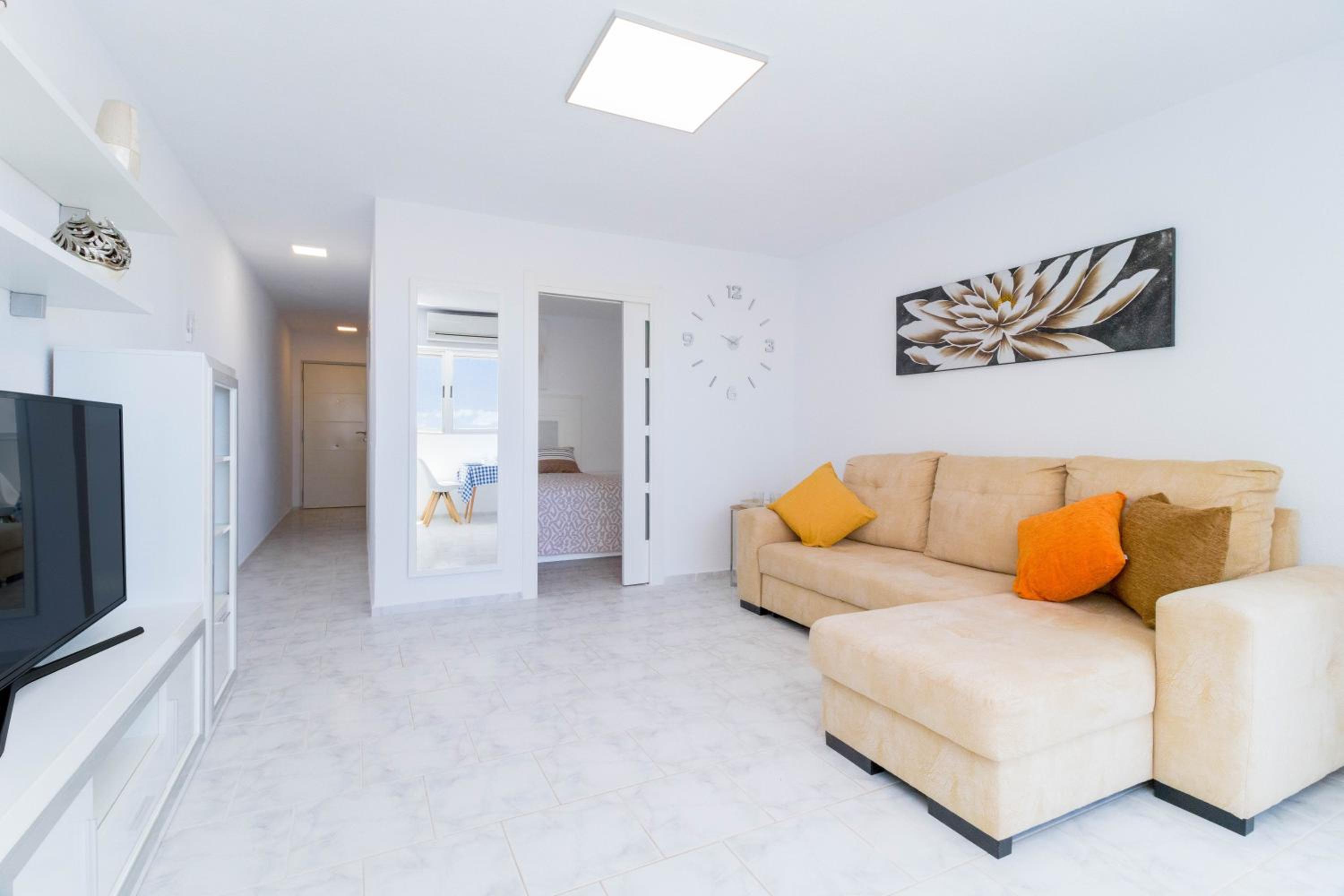 Apartment with Sea View - Photo 7