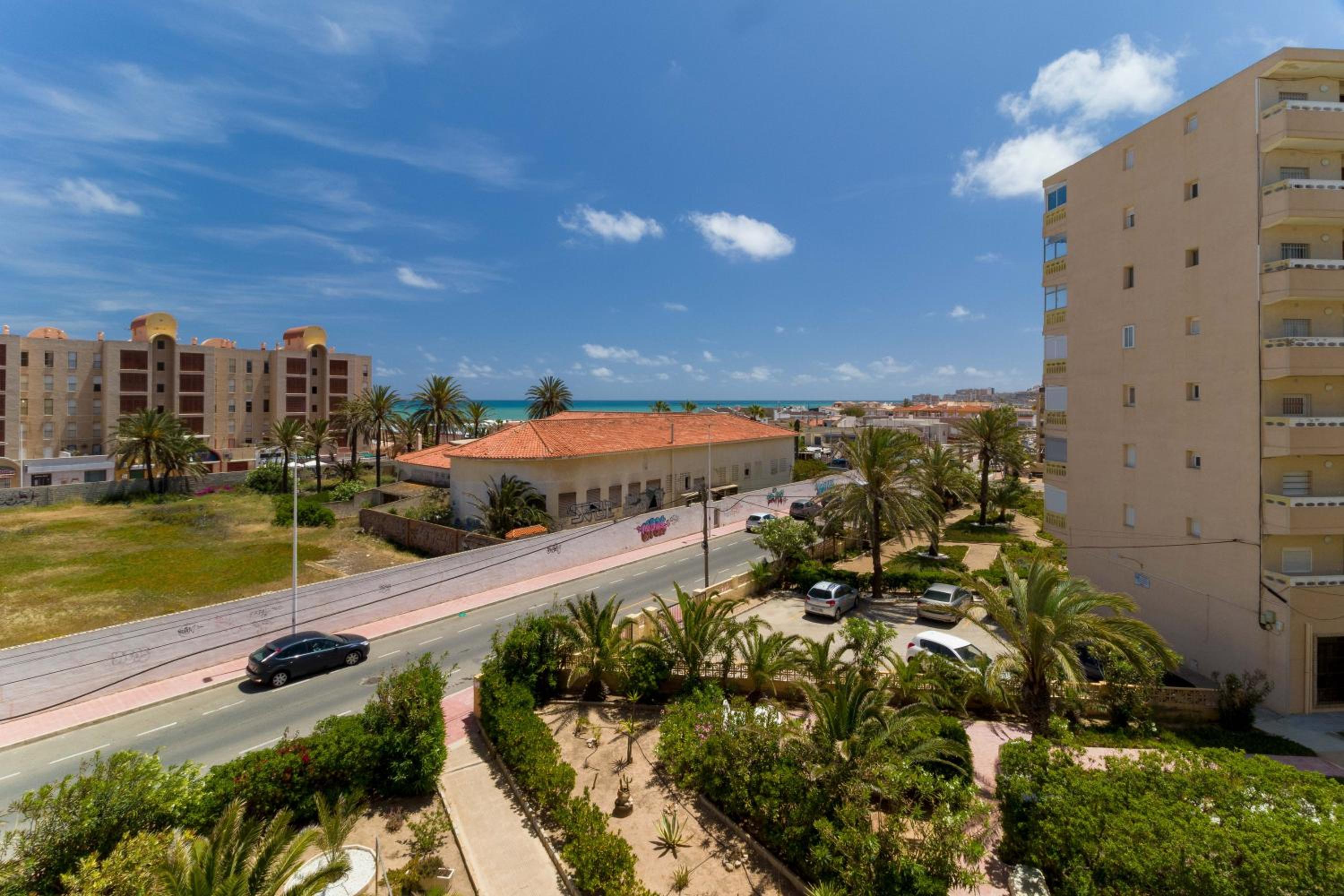 Apartment with Sea View - Photo 8