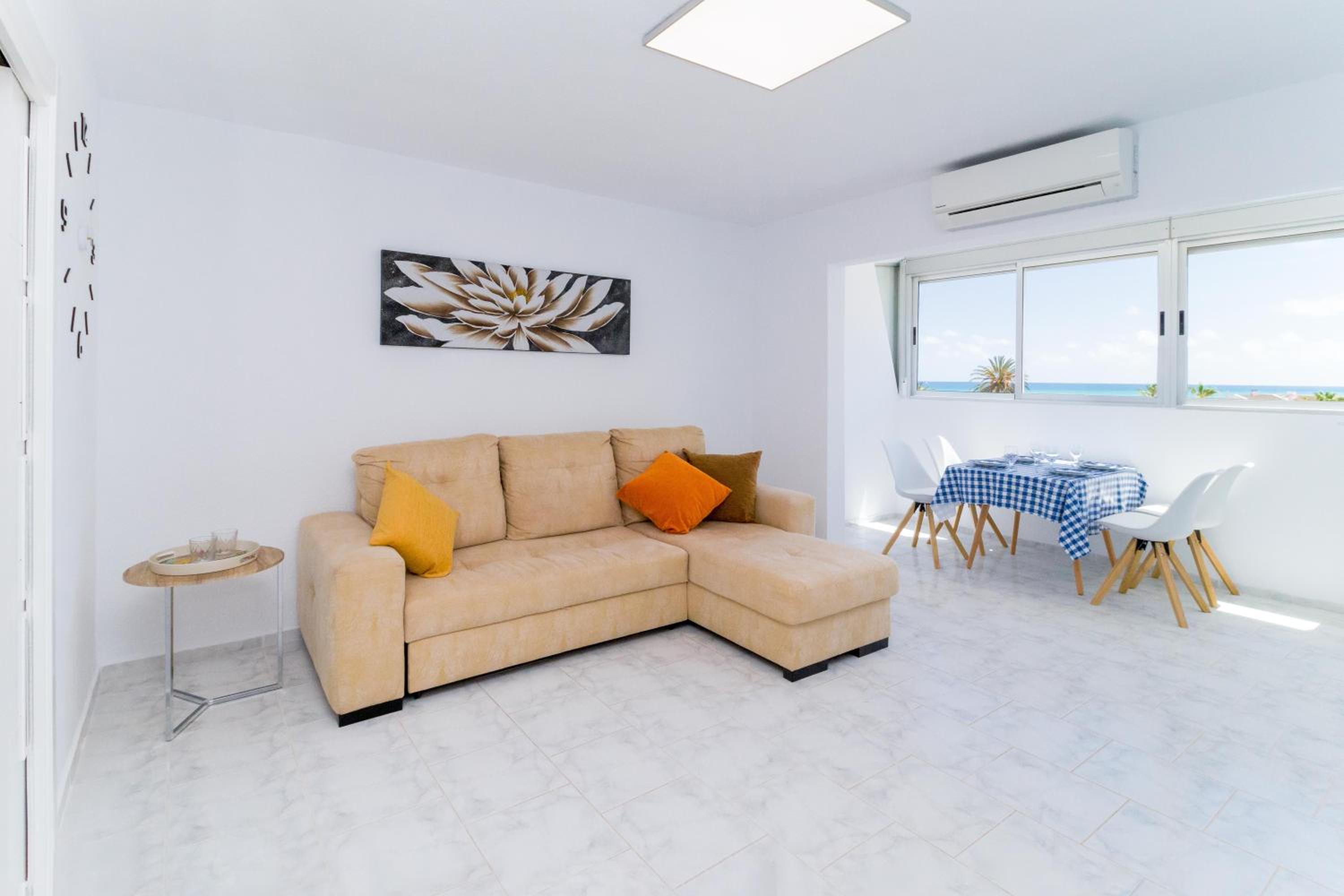 Apartment with Sea View - Photo 6