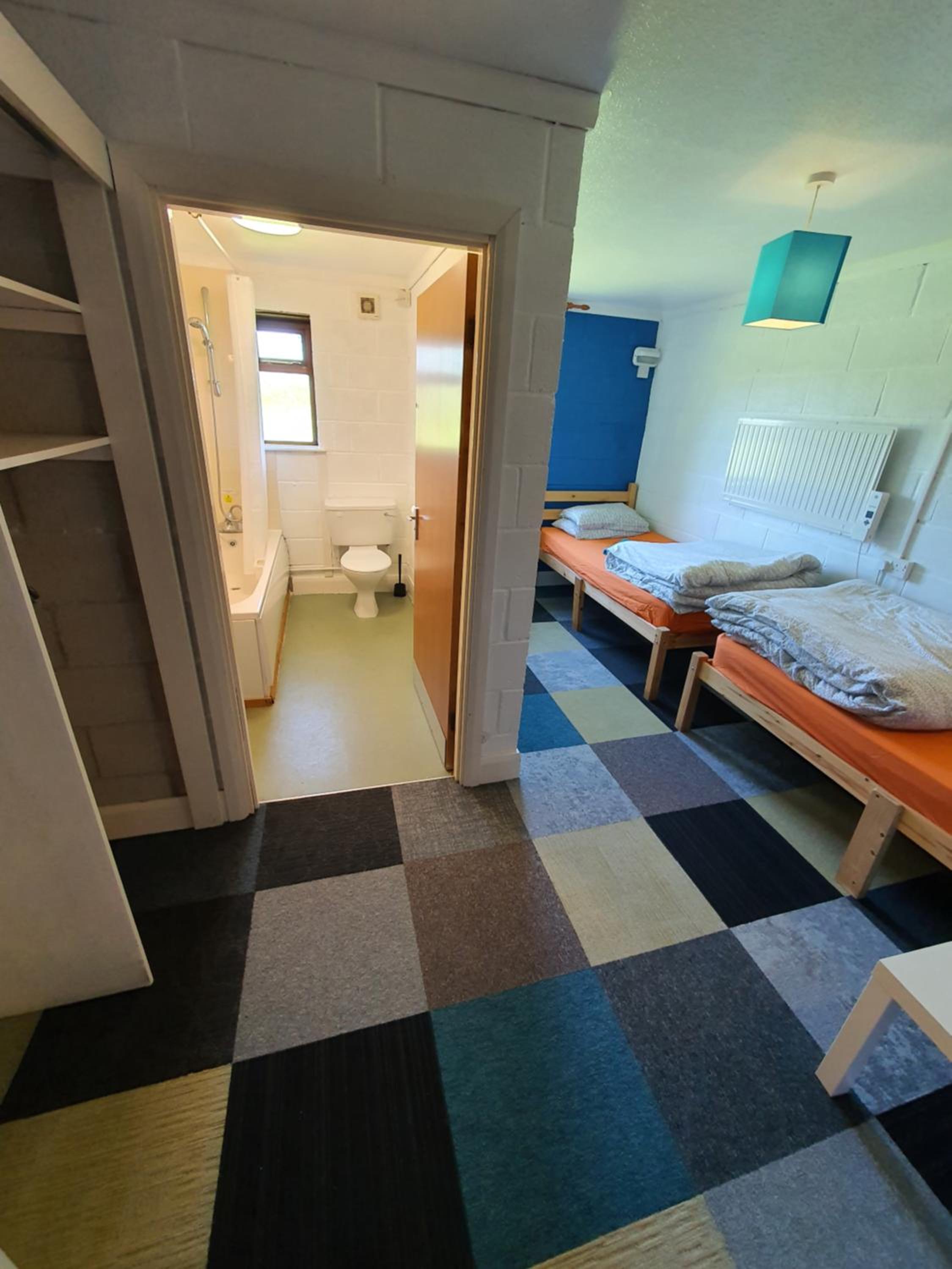 Twin Private Room with Ensuite photo 1