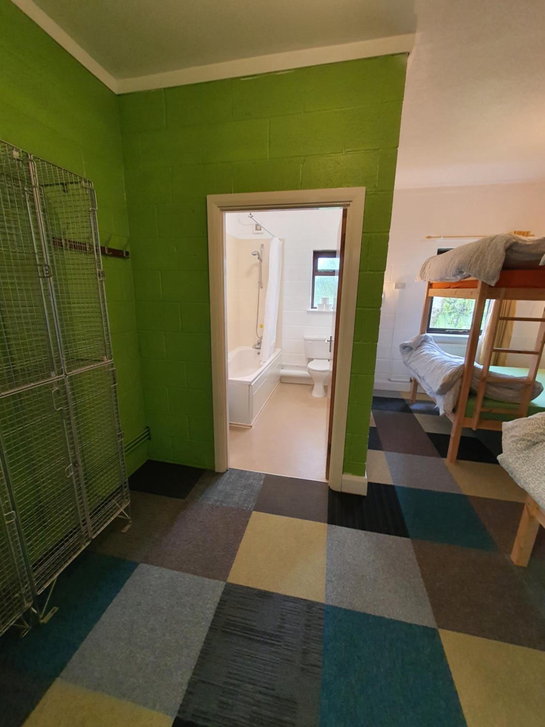 Quadruple Private Room with Ensuite photo 3