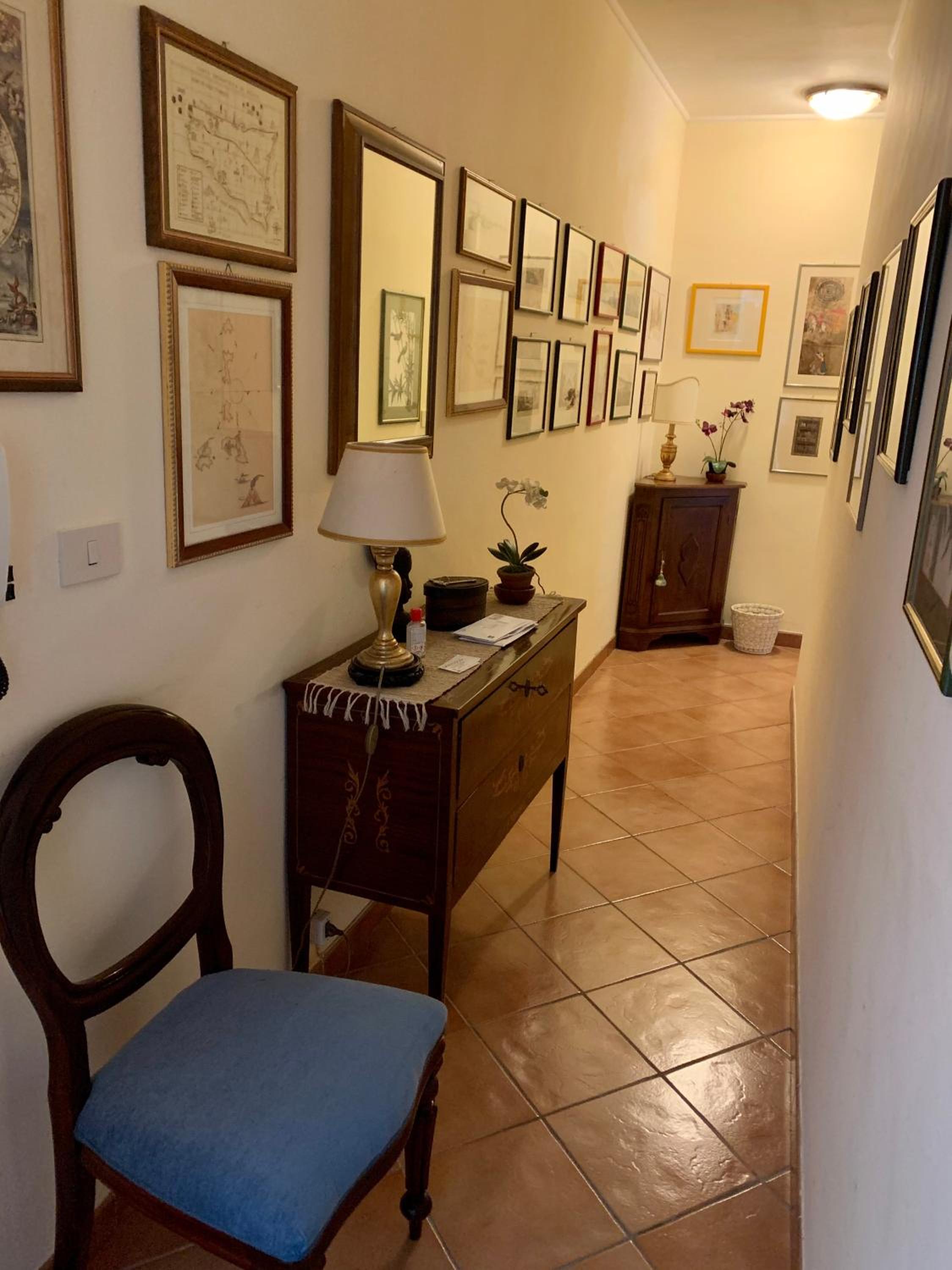 One-Bedroom Apartment - Photo 8