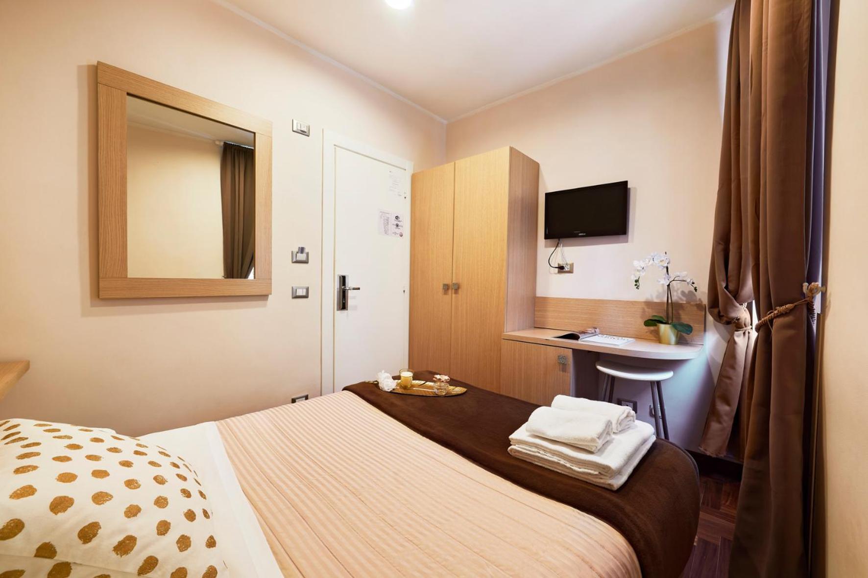 Single Room with Private External Bathroom photo 3