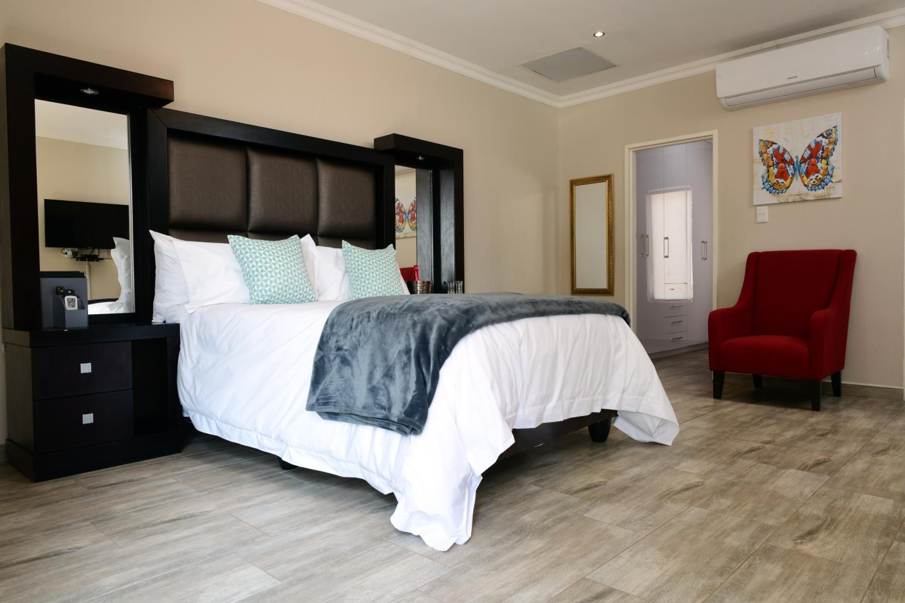 Deluxe Double Room with Bath photo 1
