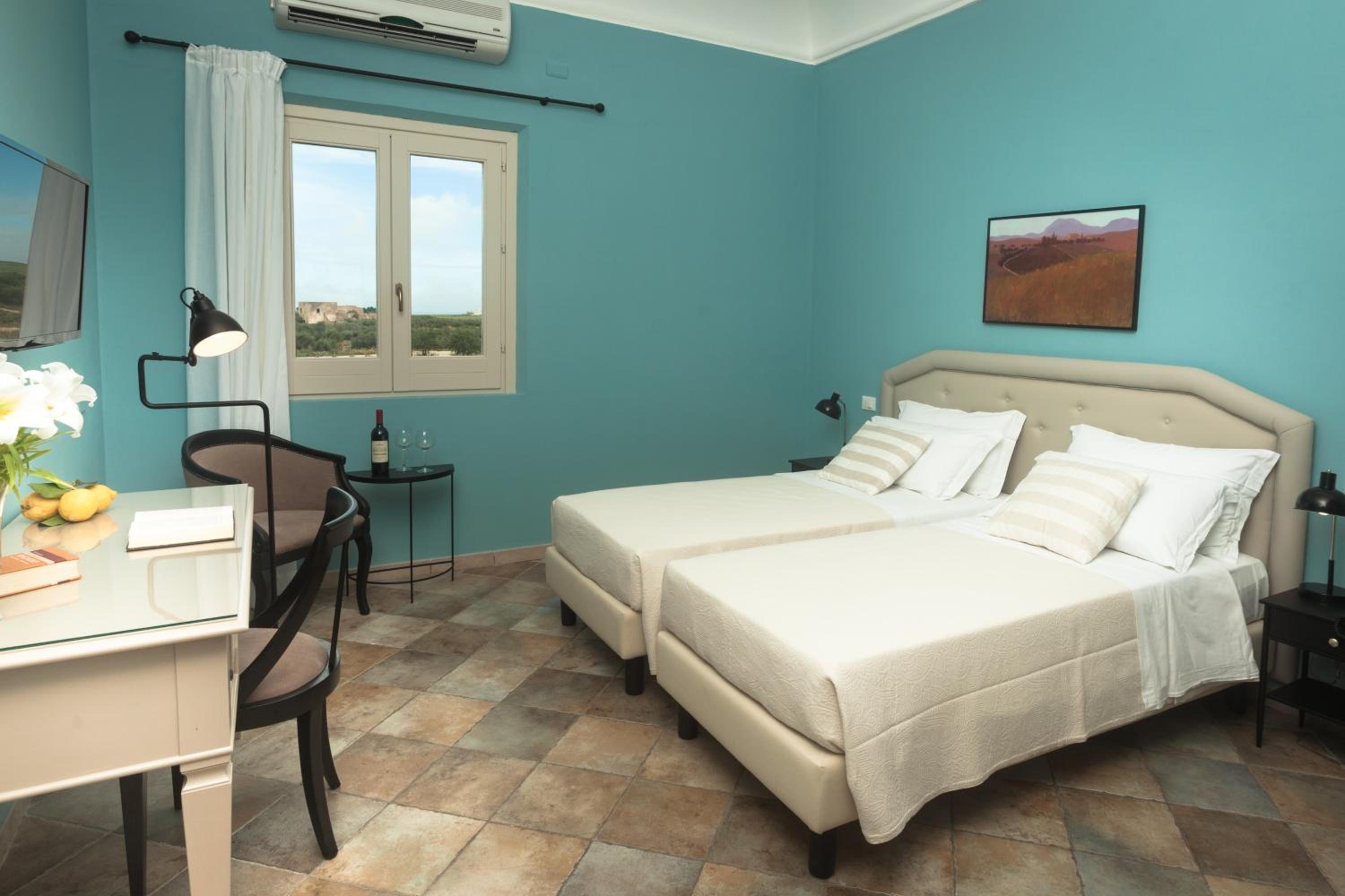 Deluxe Double or Twin Room with Sea View photo 1