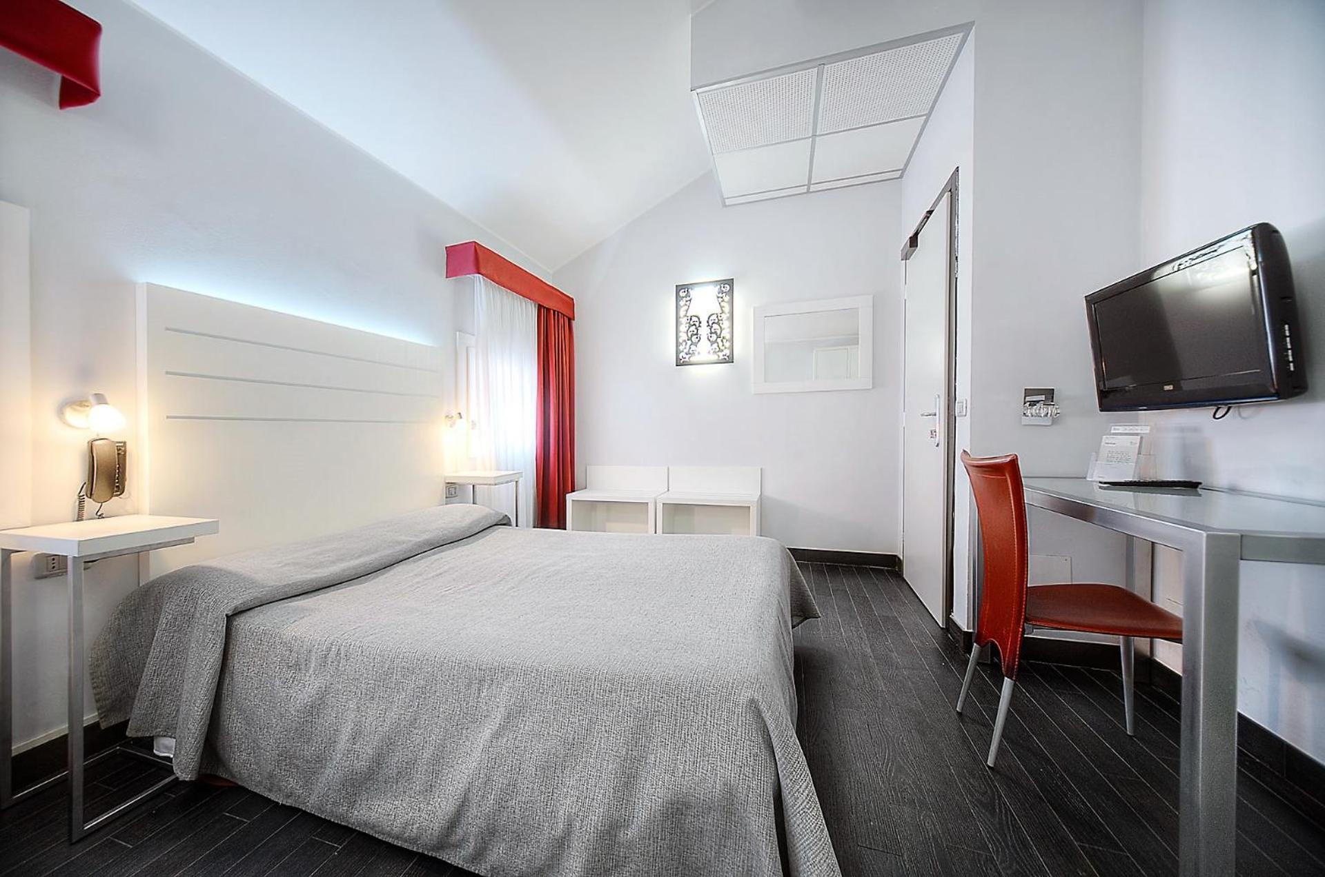Double or Twin Room - Photo 1