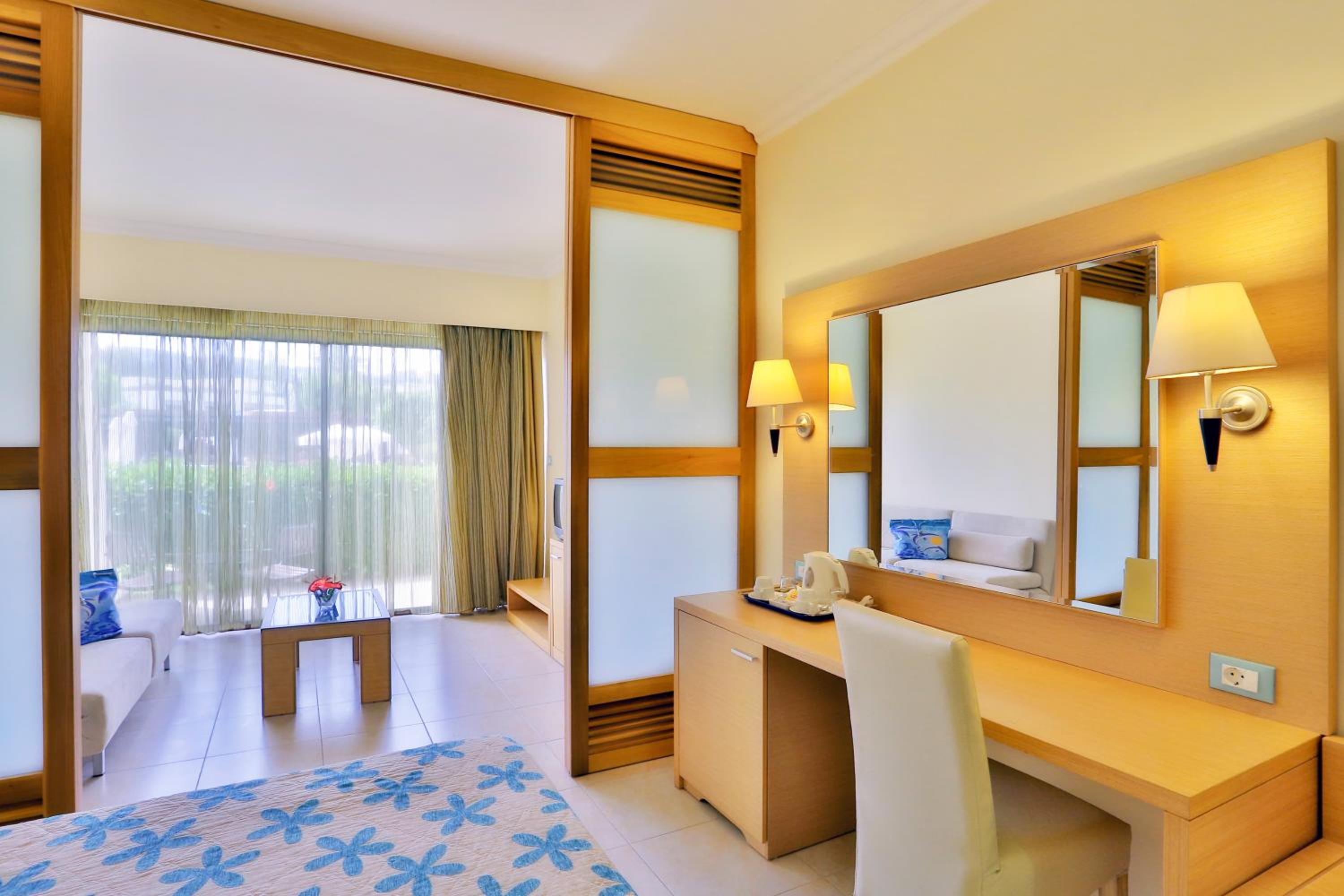 XTRA Sol Fam Room with Sea View thumbnail 5
