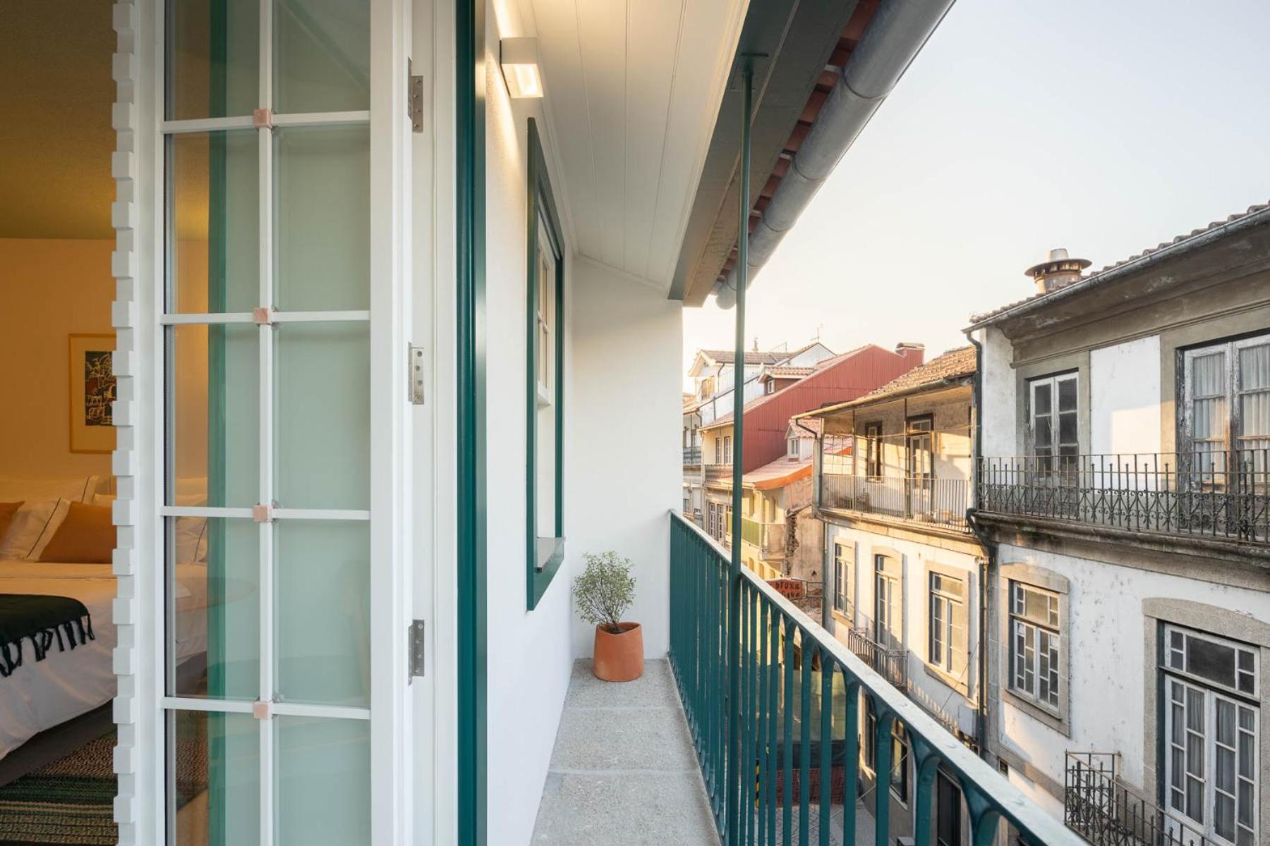 Deluxe Double or Twin Room with Balcony photo 2