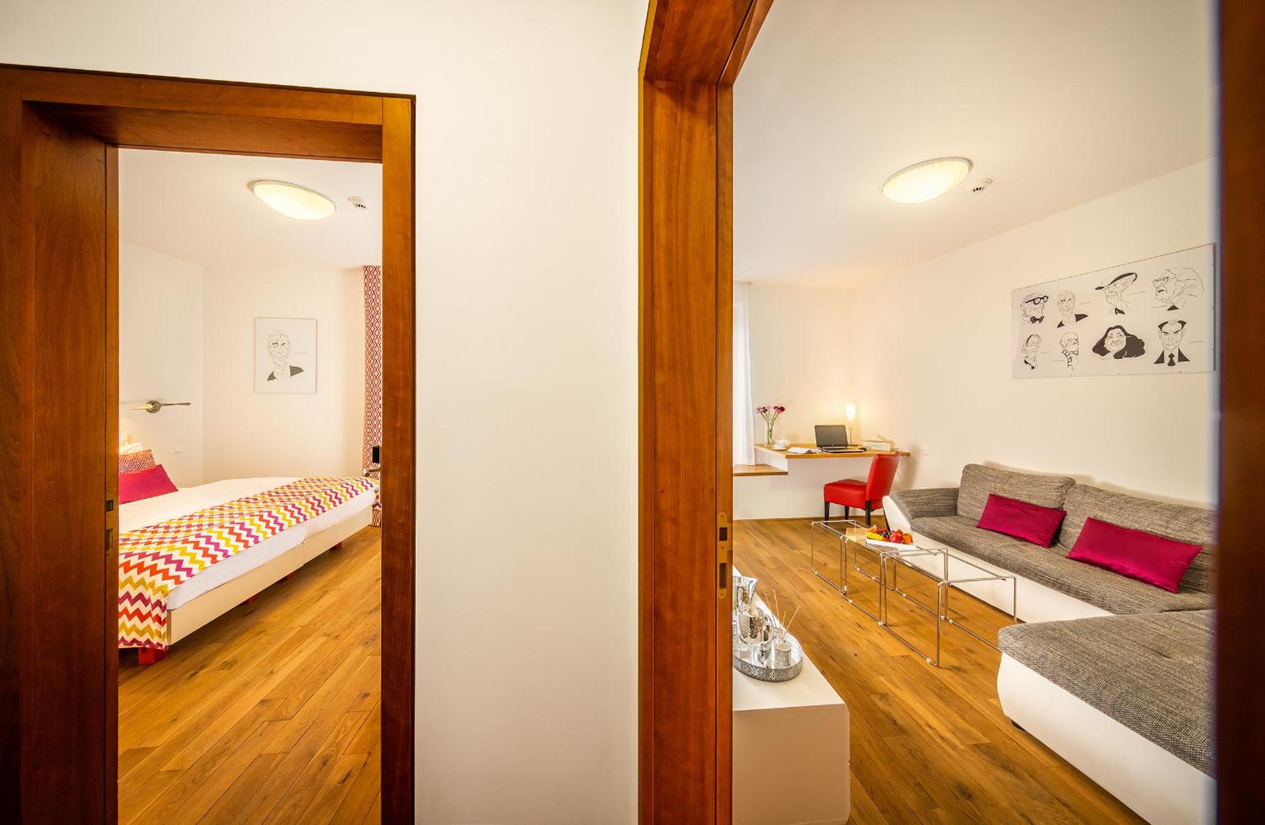 King Studio with Sofa Bed - Photo 1