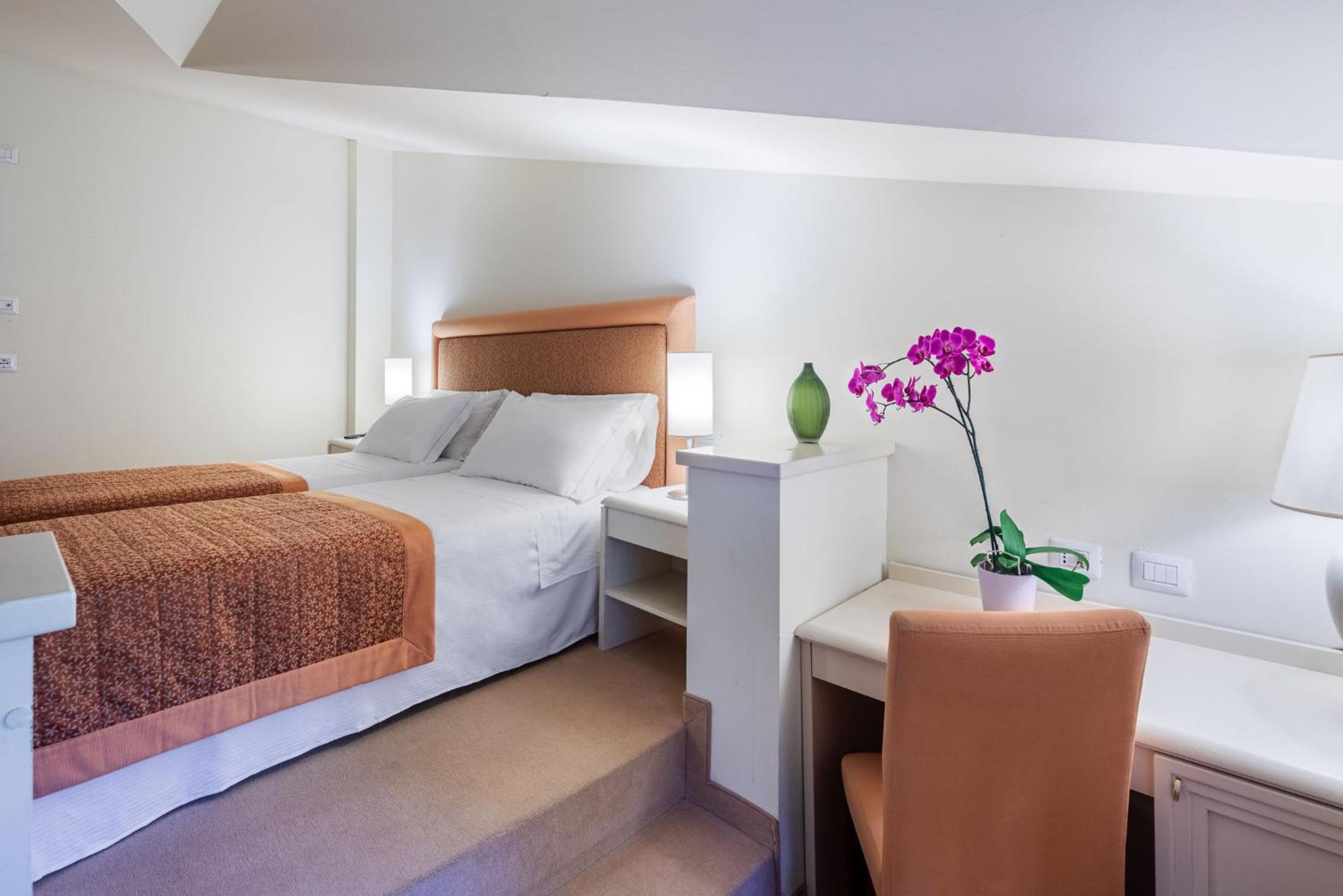 Deluxe Double Room - Photo 1