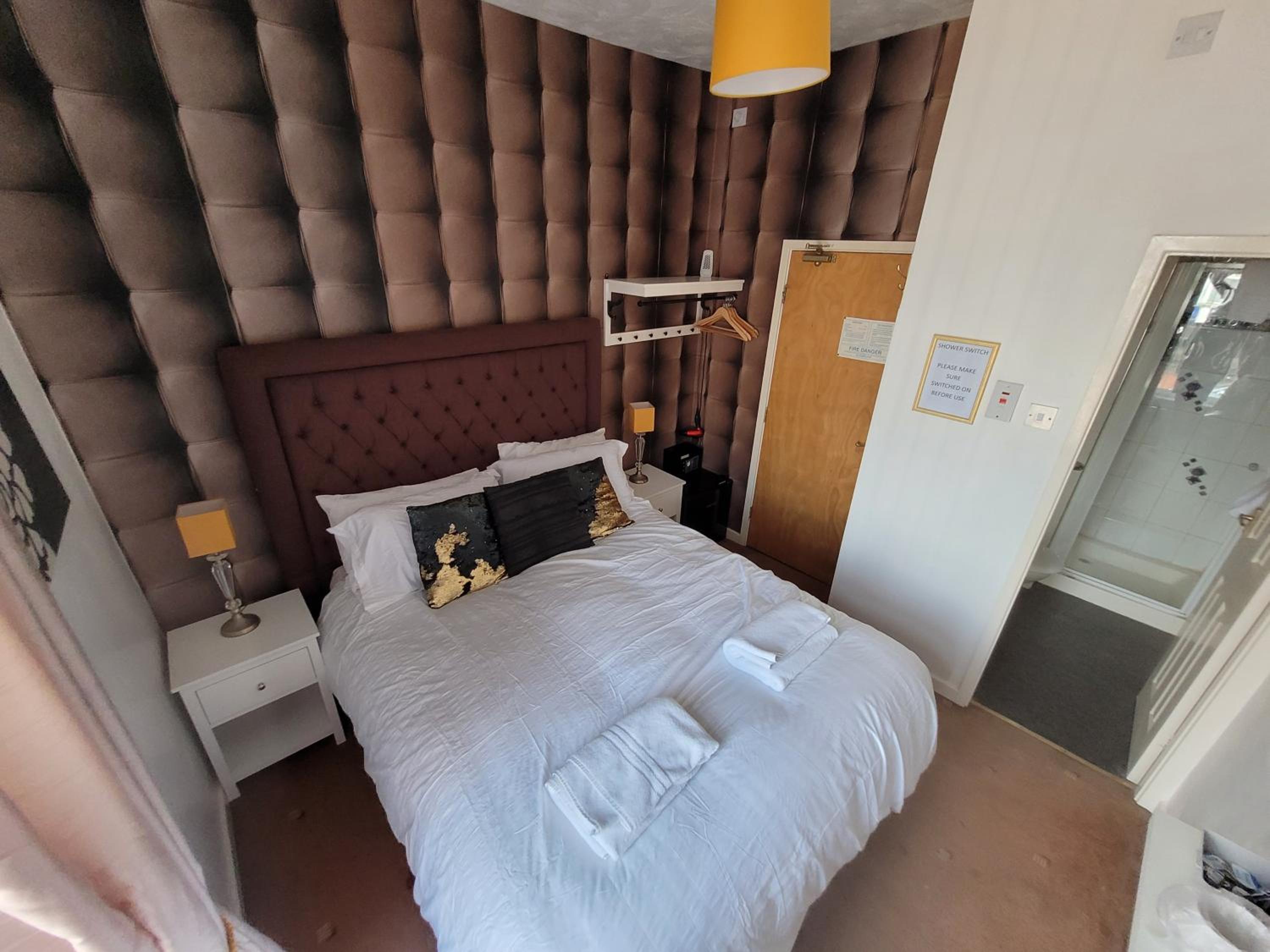 Double Room with Private Bathroom