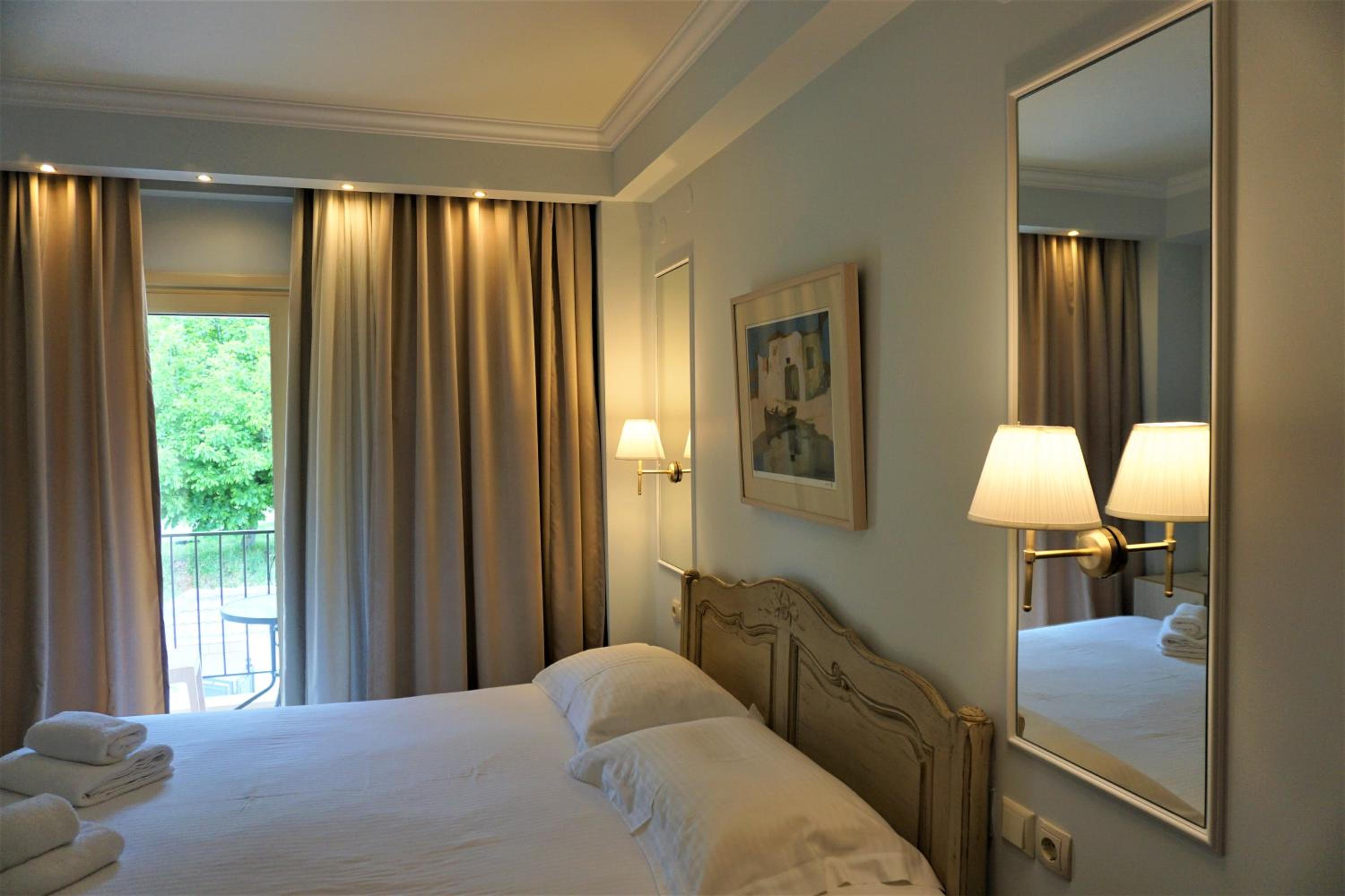 Standard Double or Twin Room - Photo 1