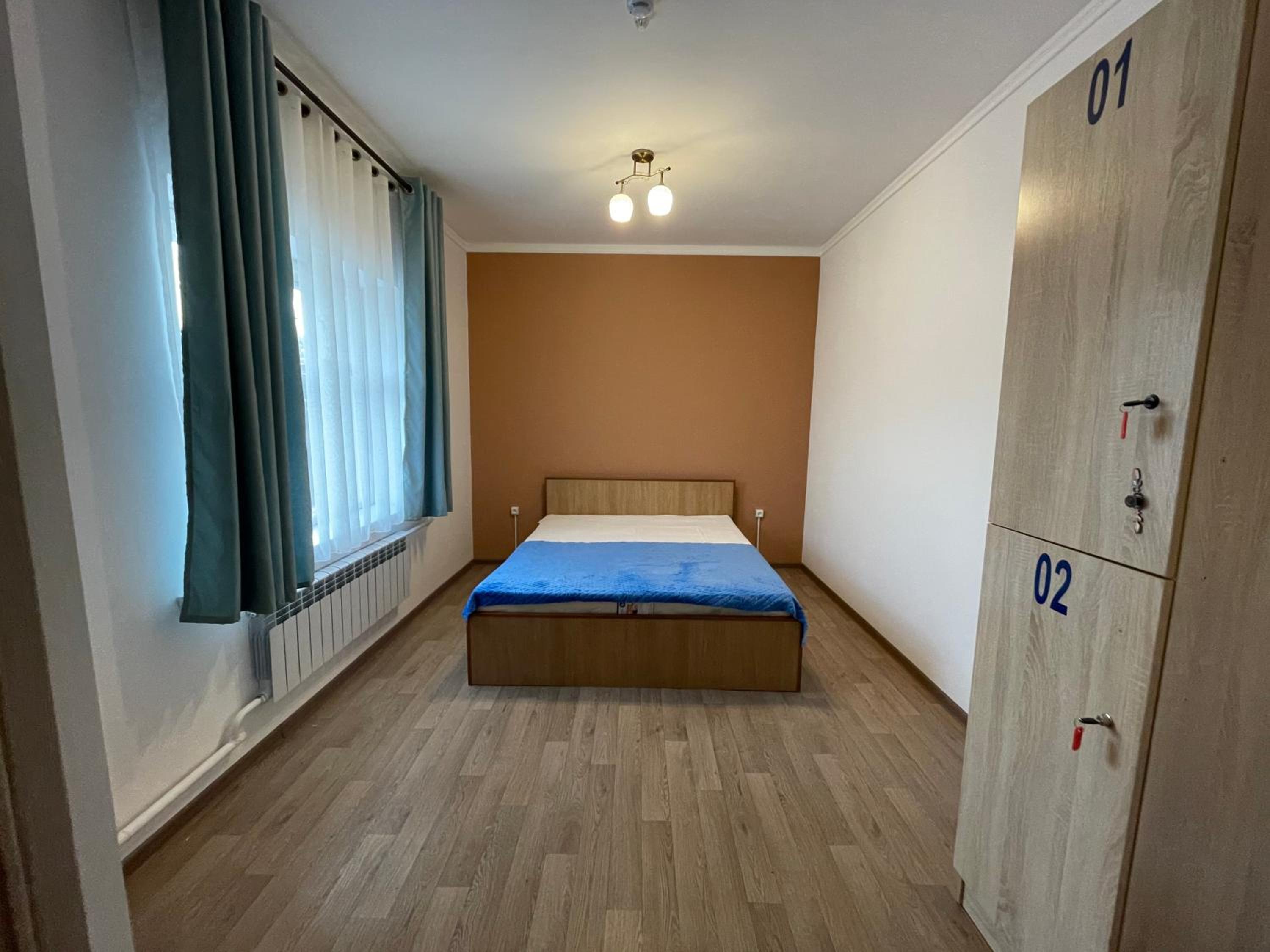Double Room with Shared Bathroom photo 2