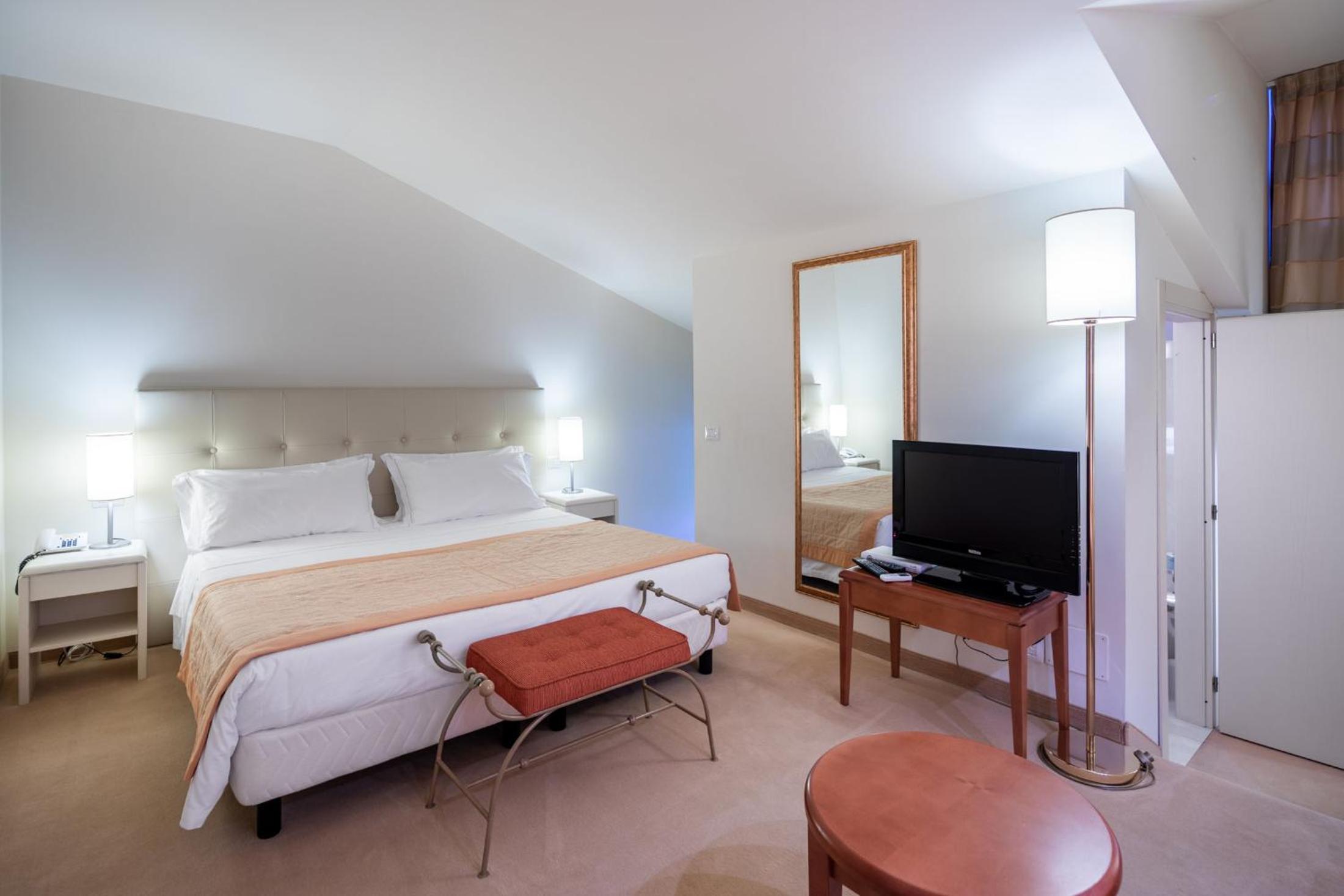 Deluxe Double Room - Photo 4