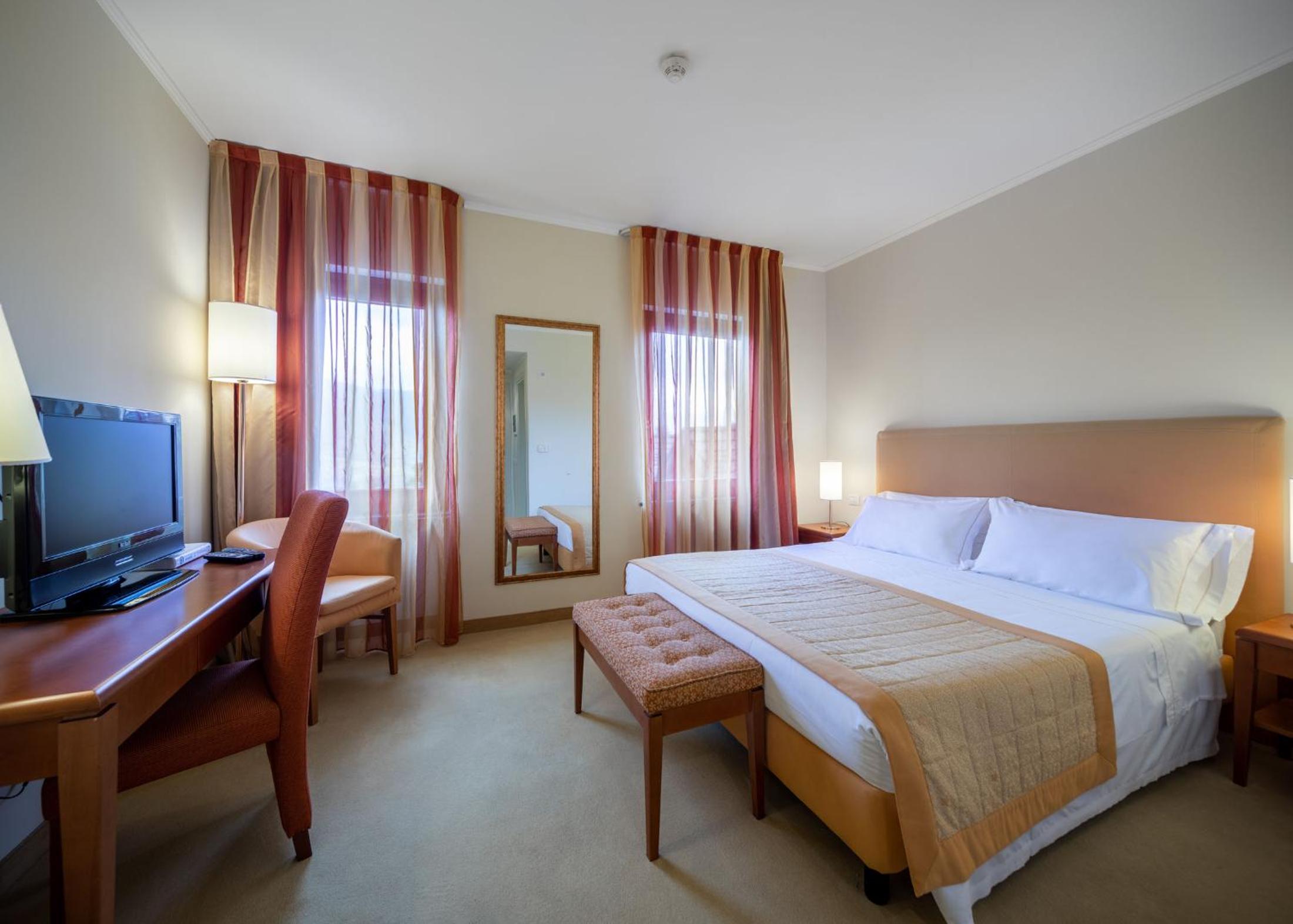 Deluxe Double Room - Photo 5