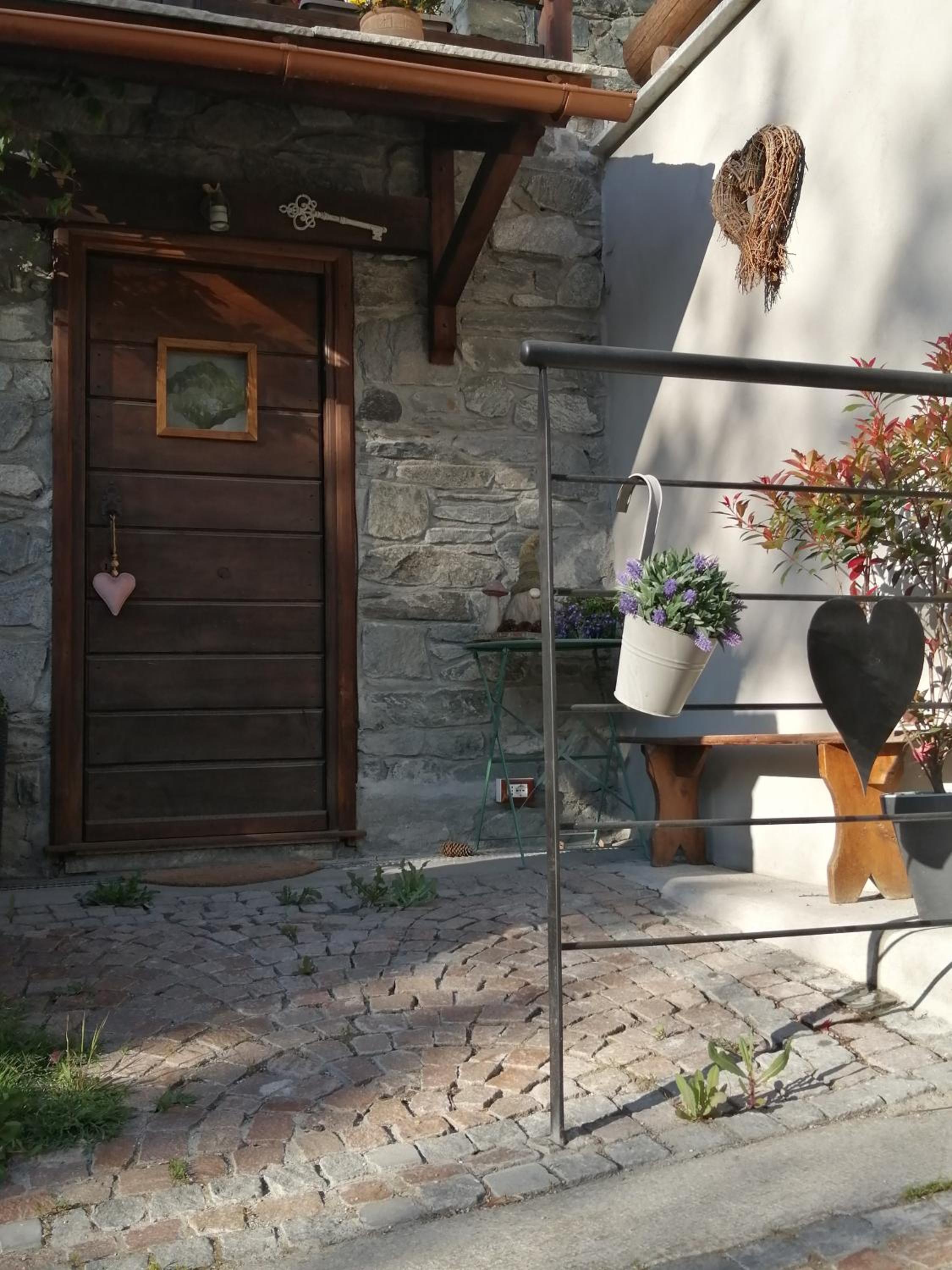 Two-Bedroom House - Photo 7