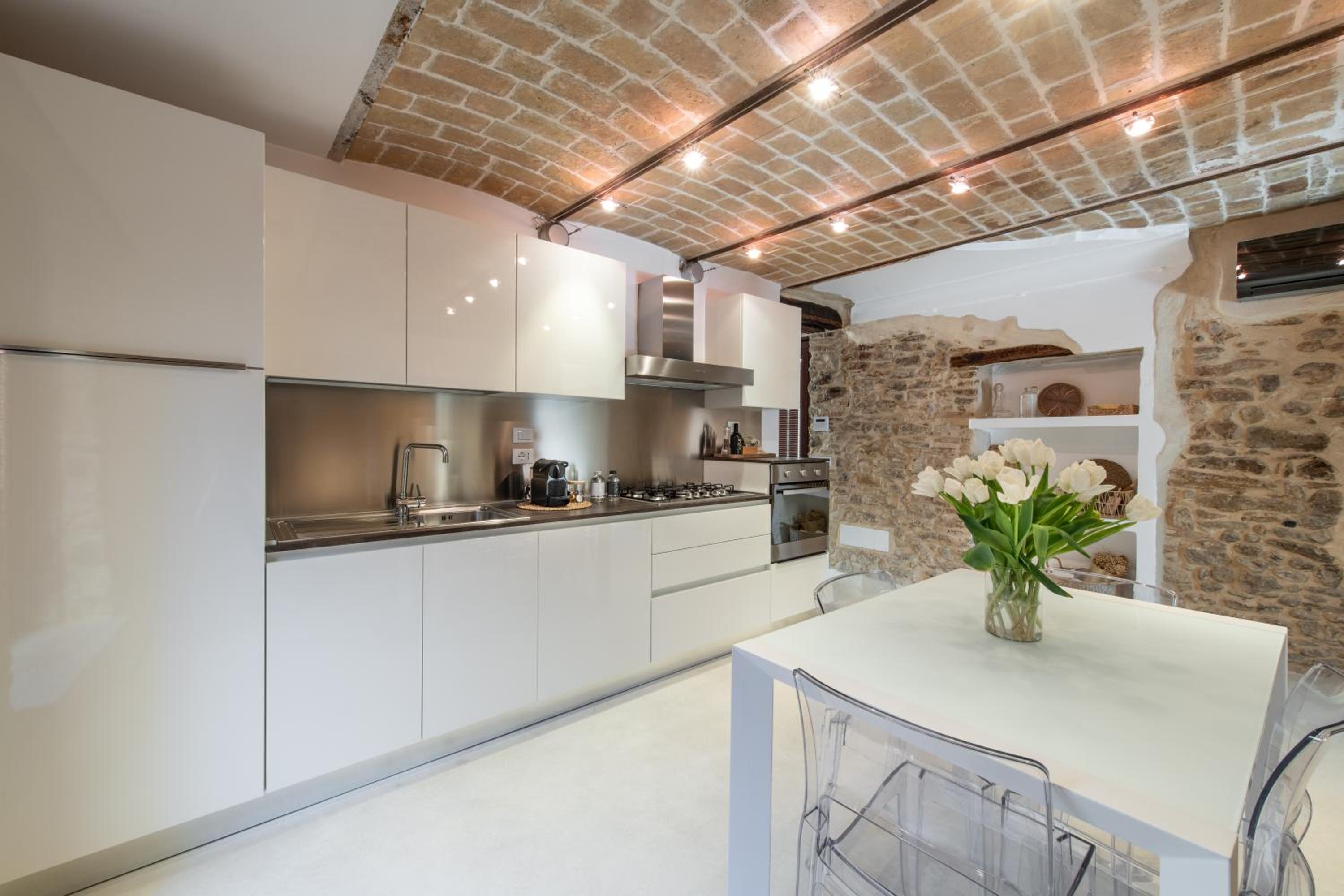 Maisonette photo 1