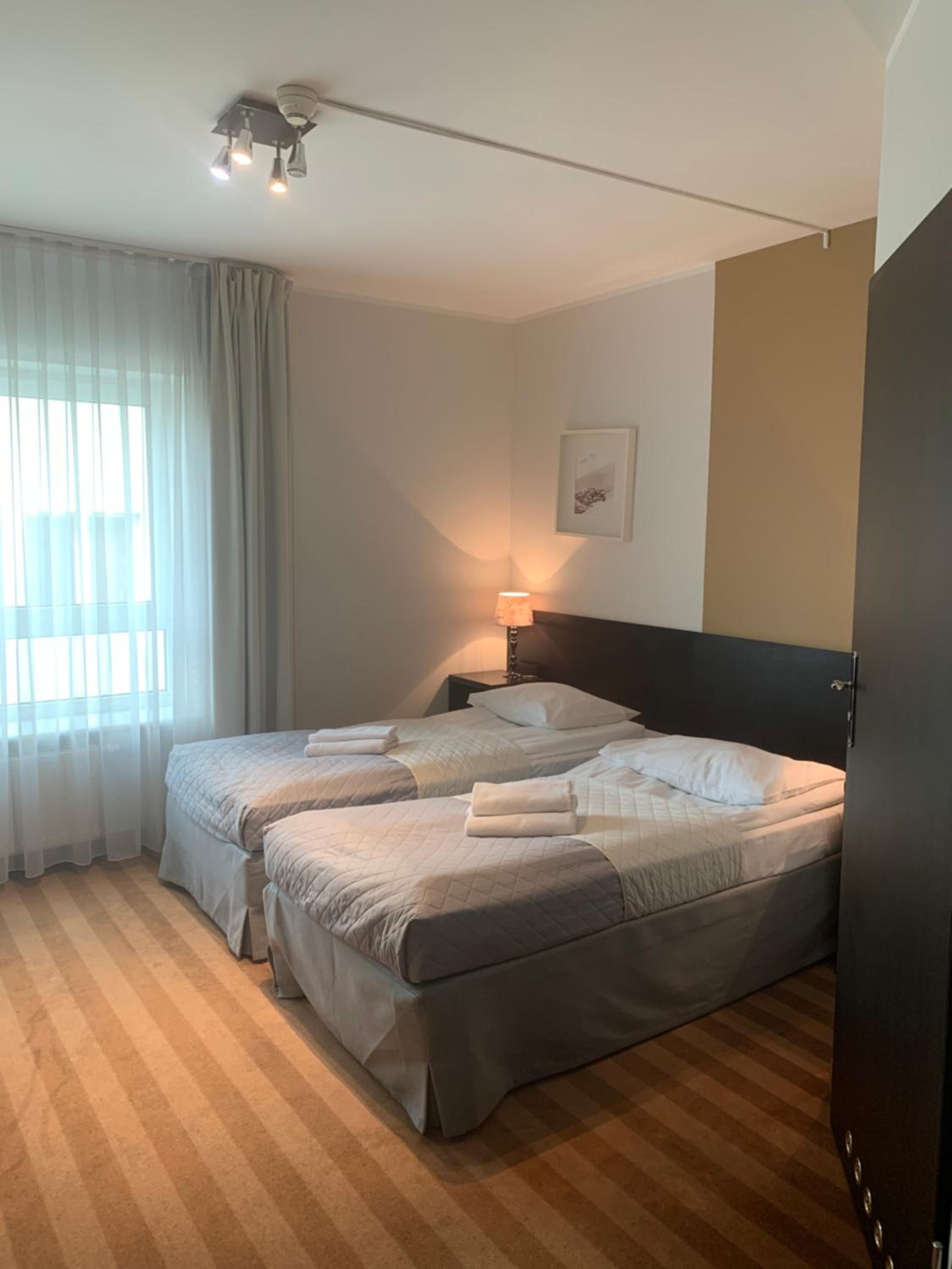 Family Room (2 Adults + 2 Children)