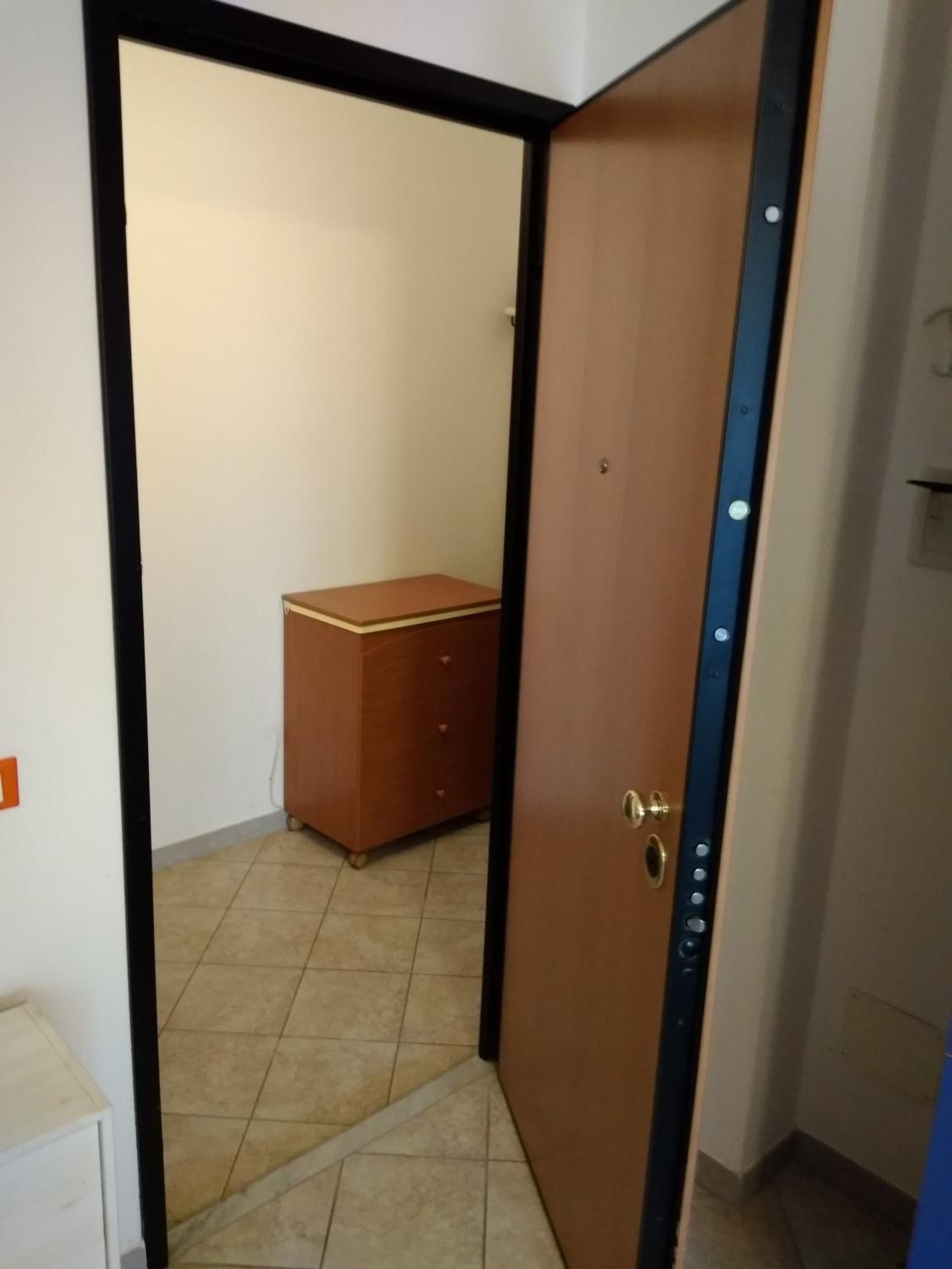 One-Bedroom Apartment - Photo 1