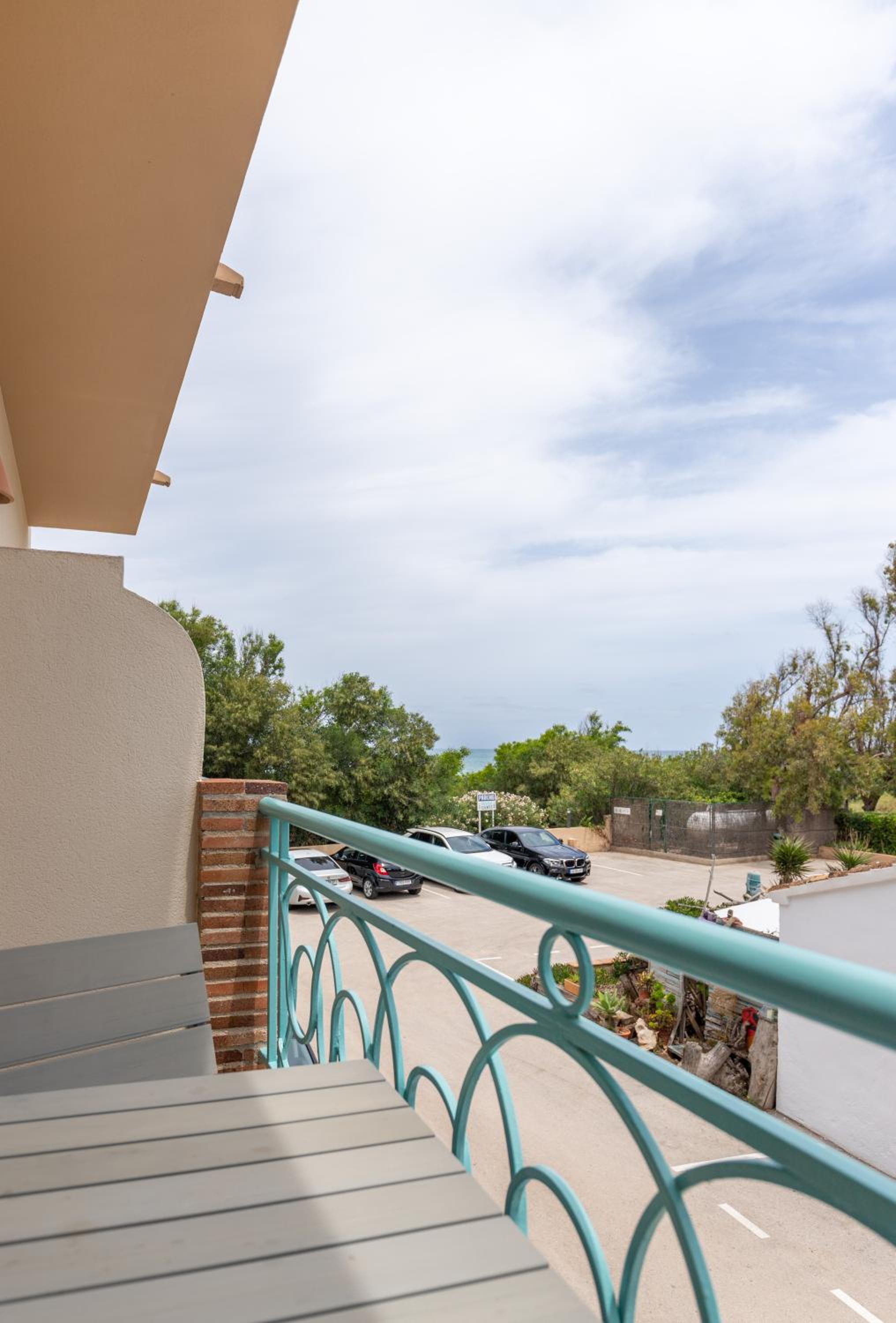 Double or Twin Room with Side Sea View - Photo 14