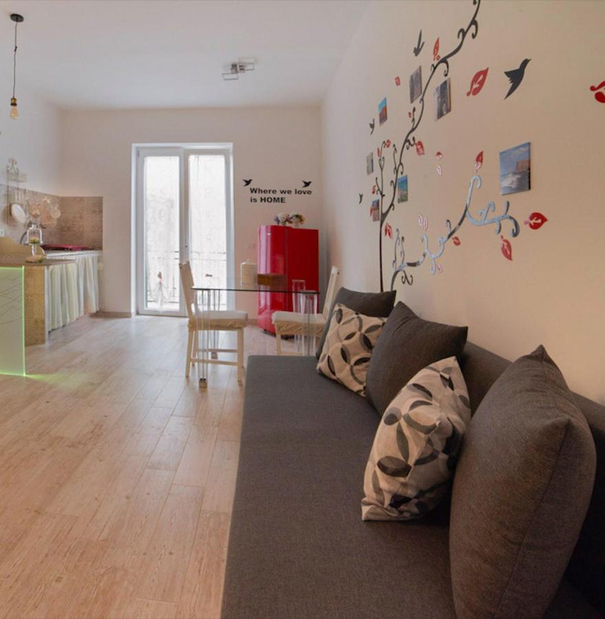 One-Bedroom Apartment - Photo 12
