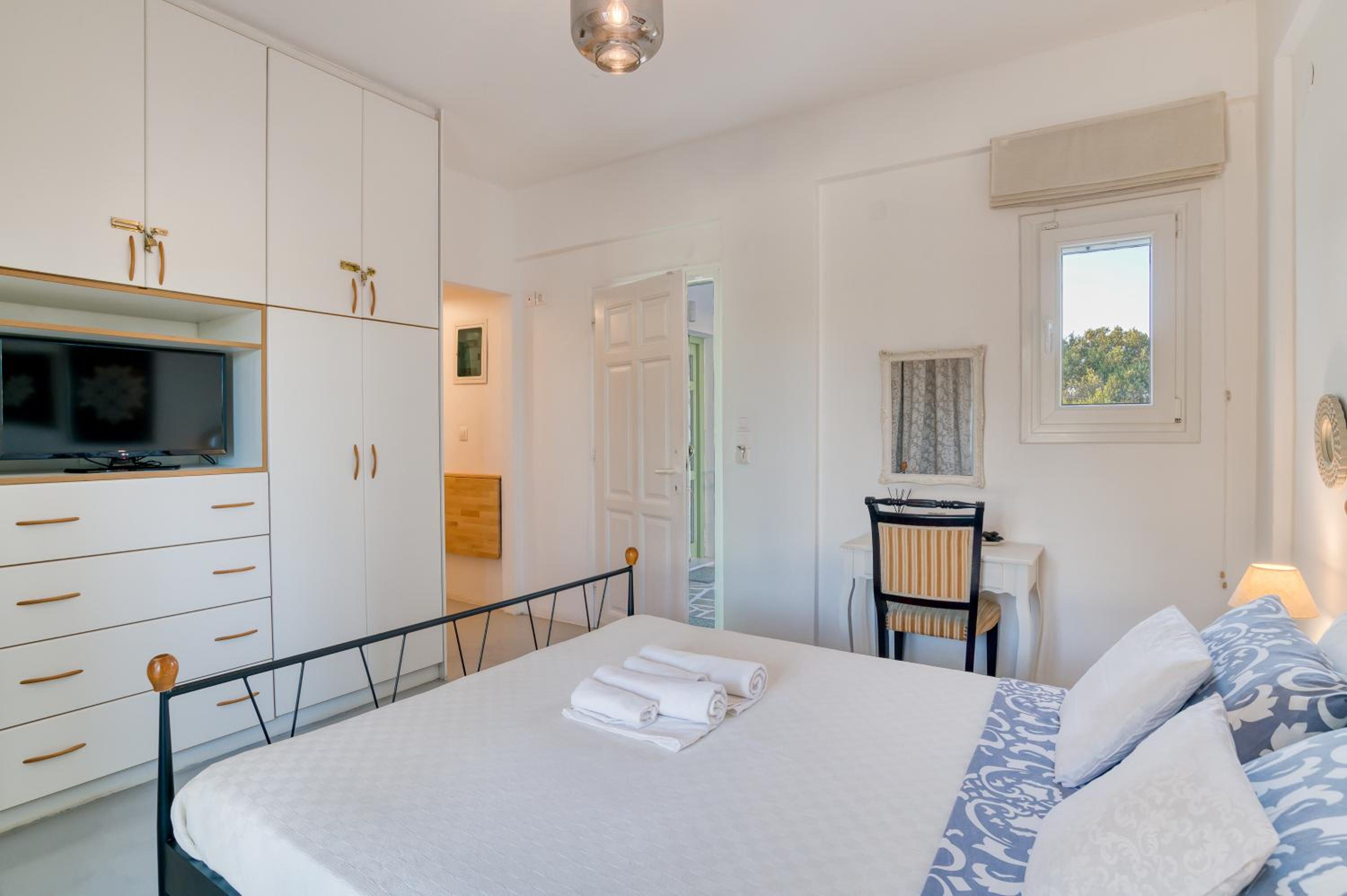 Large Double Room photo 1