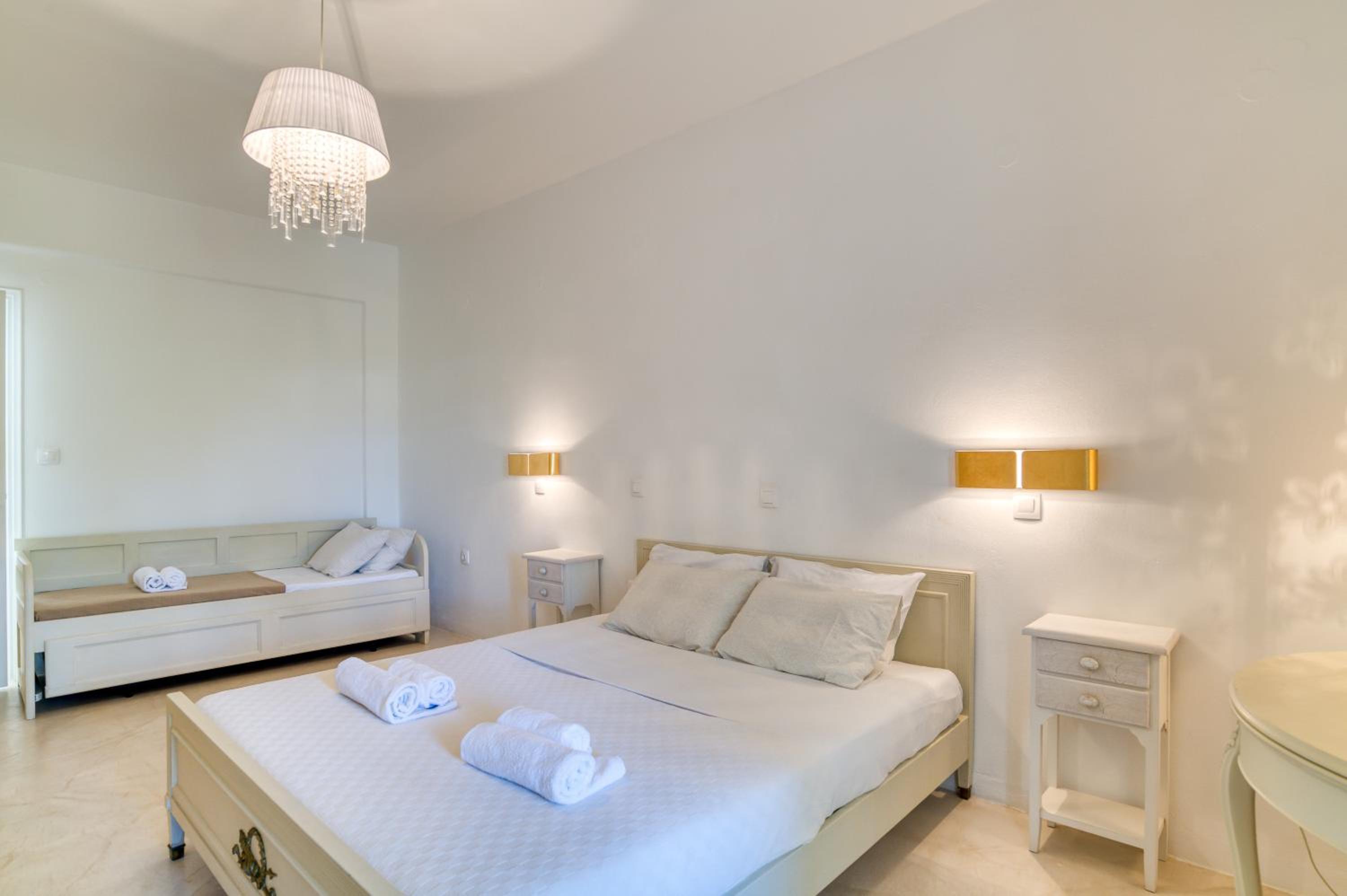 Deluxe Triple Room photo 1